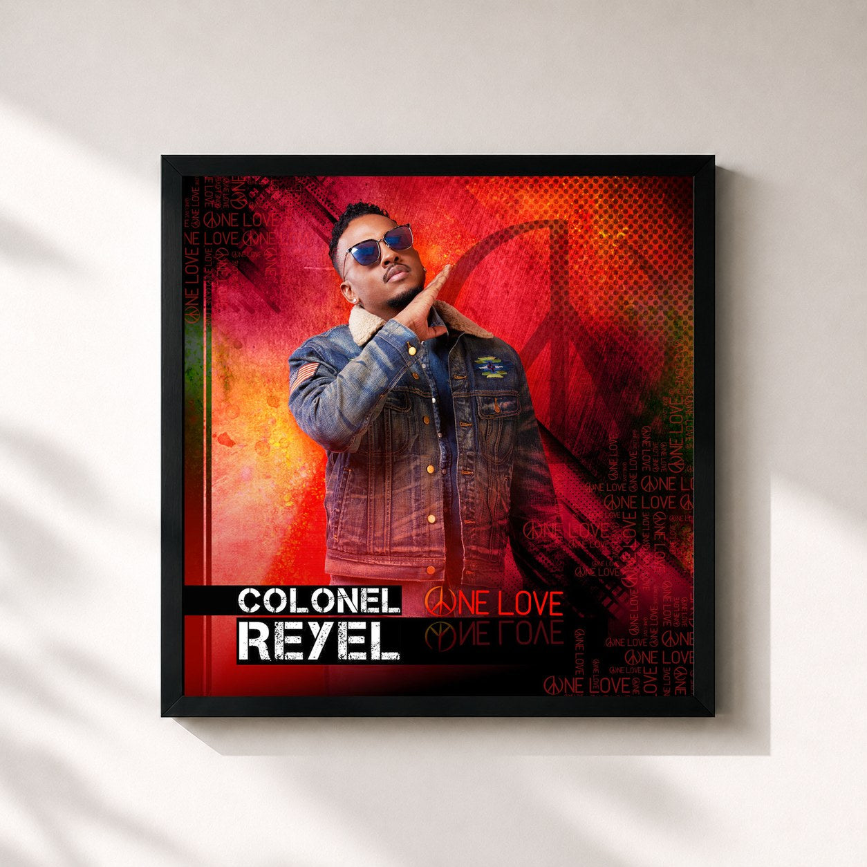 #noir Tableau carré de l'album One Love de Colonel Reyel, cadre noir 32x32 cm