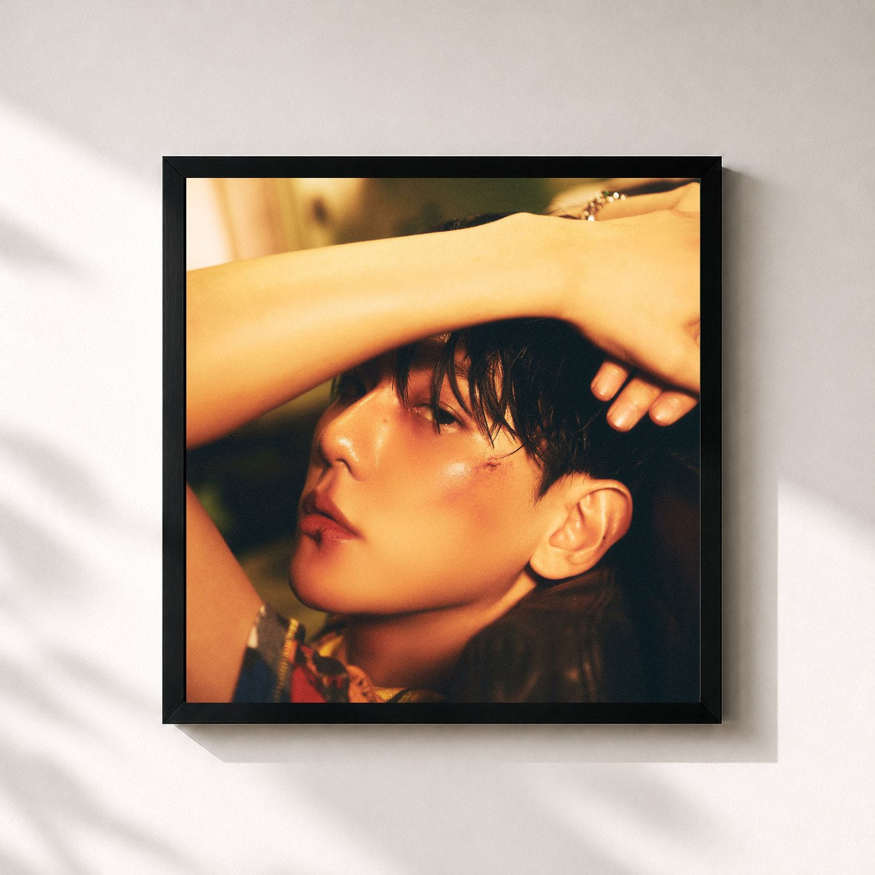 #noir Tableau carré de l'album Hello, World - The 4th Mini Album de BAEKHYUN, cadre noir 32x32 cm