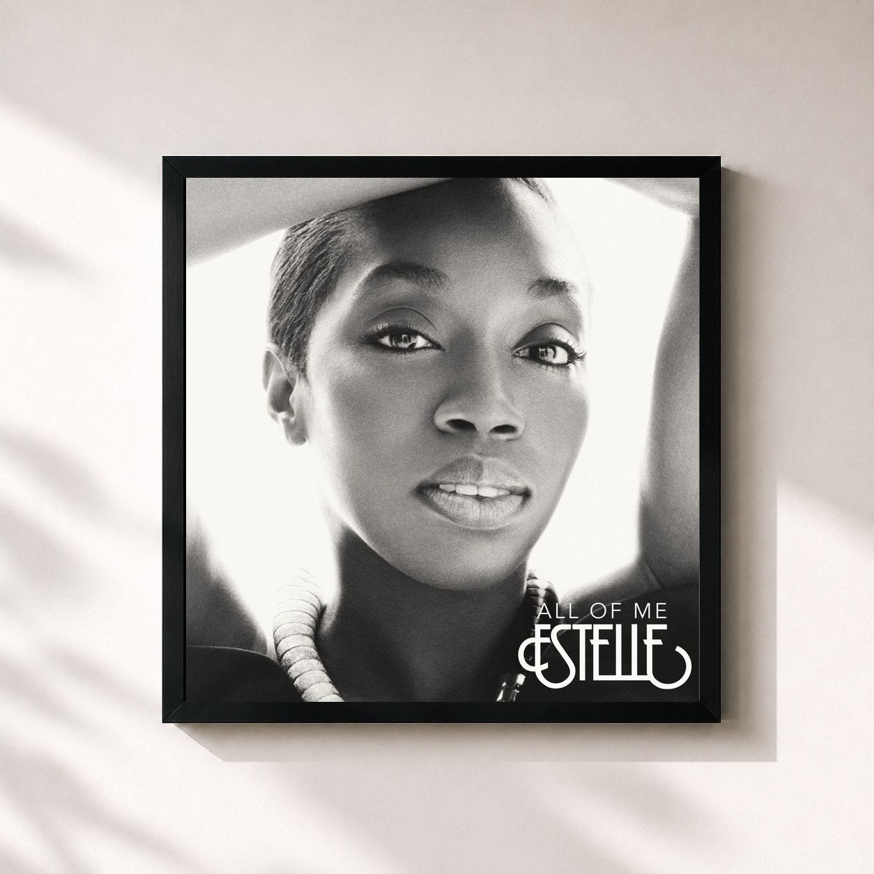 #noir Tableau carré de l'album All of Me de Estelle, cadre noir 32x32 cm
