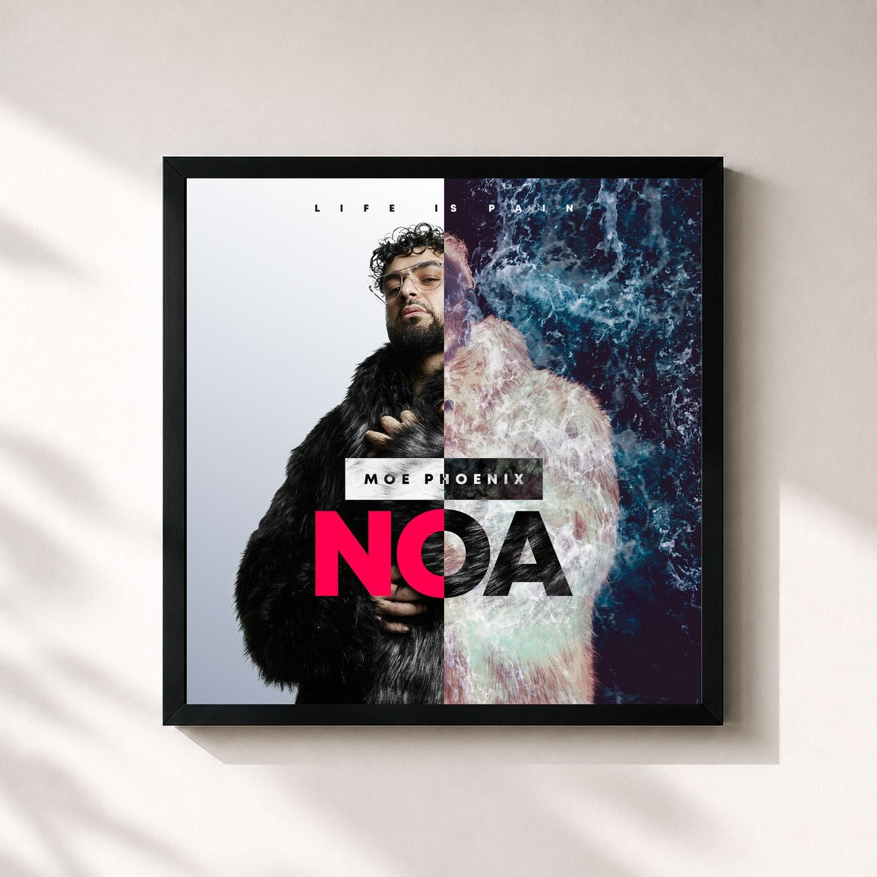 #noir Tableau carré de l'album NOA de Moe Phoenix, cadre noir 32x32 cm