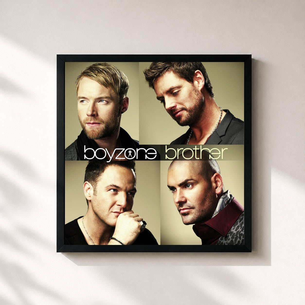 #noir Tableau carré de l'album Brother de Boyzone, cadre noir 32x32 cm