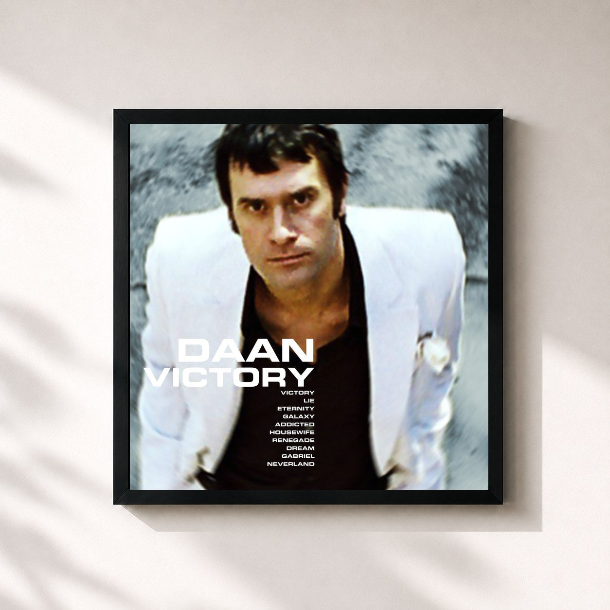 #noir Tableau carré de l'album Victory de Daan, cadre noir 32x32 cm