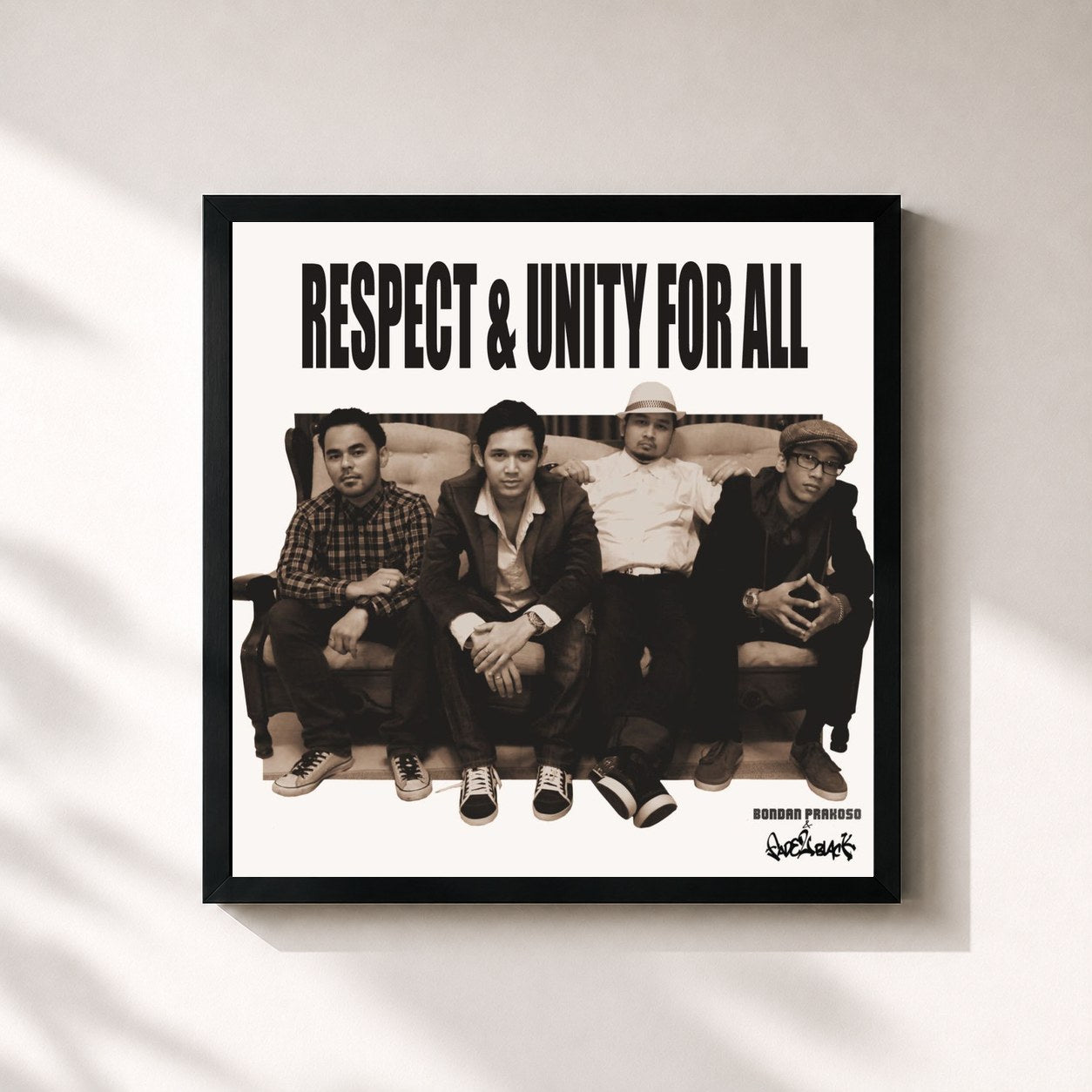 #noir Tableau carré de l'album Respect & Unity For All de Bondan Prakoso, cadre noir 32x32 cm