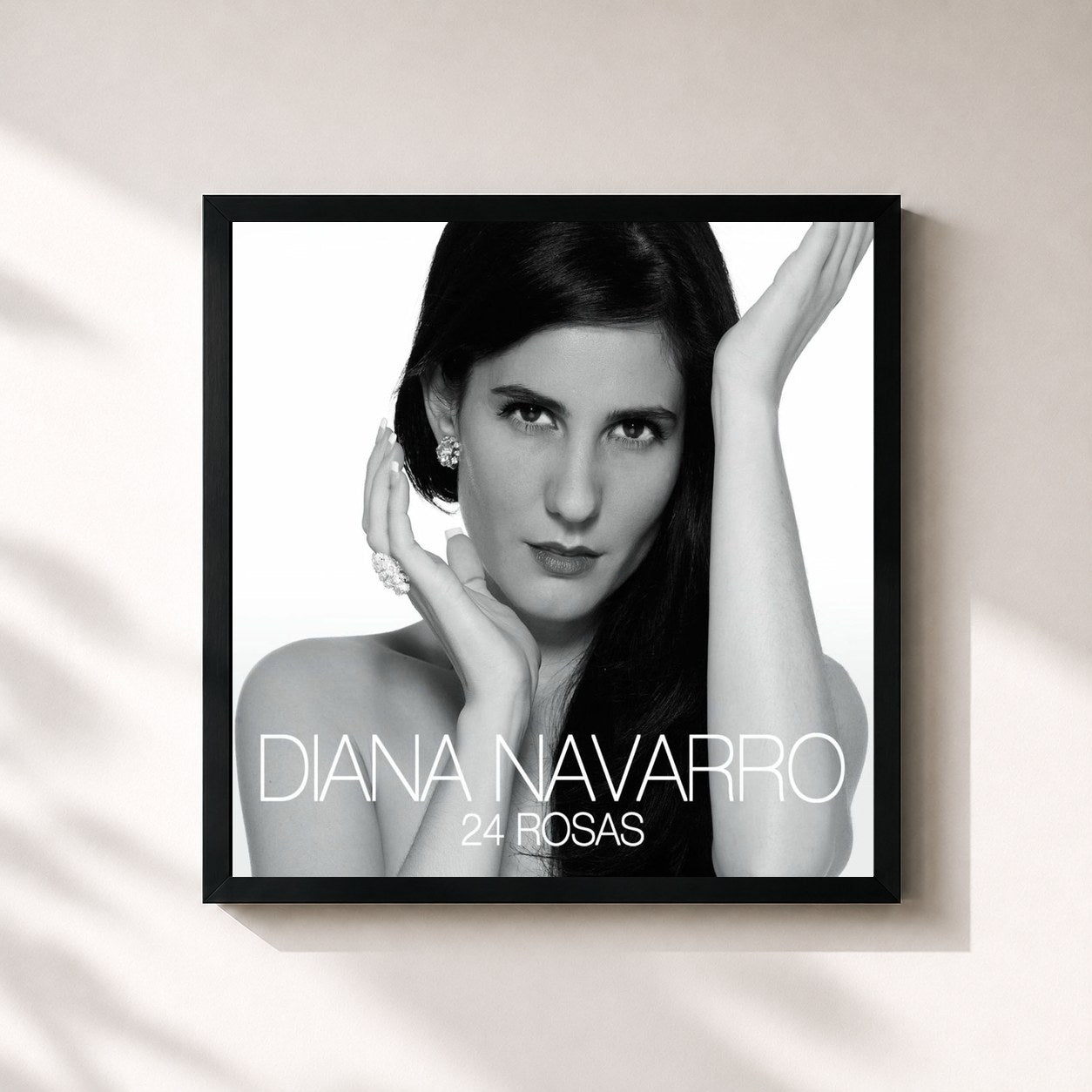 #noir Tableau carré de l'album 24 Rosas de Diana Navarro, cadre noir 32x32 cm