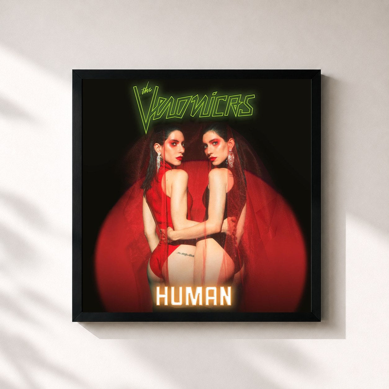 #noir Tableau carré de l'album HUMAN de The Veronicas, cadre noir 32x32 cm