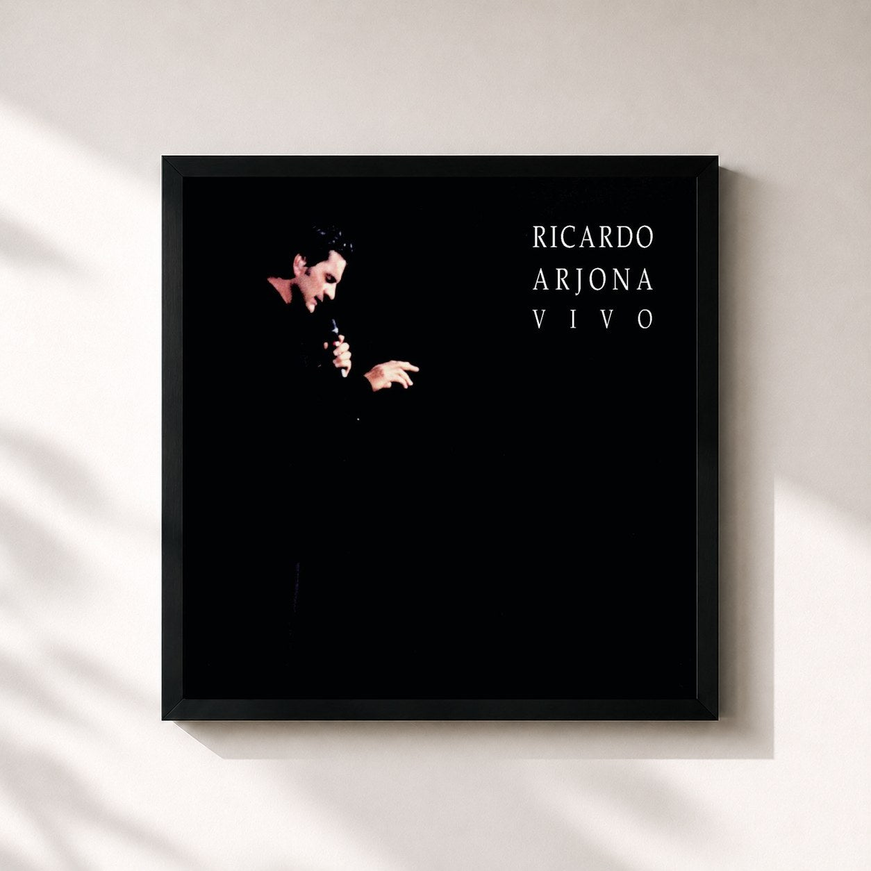 #noir Tableau carré de l'album Ricardo Arjona Vivo de Ricardo Arjona, cadre noir 32x32 cm