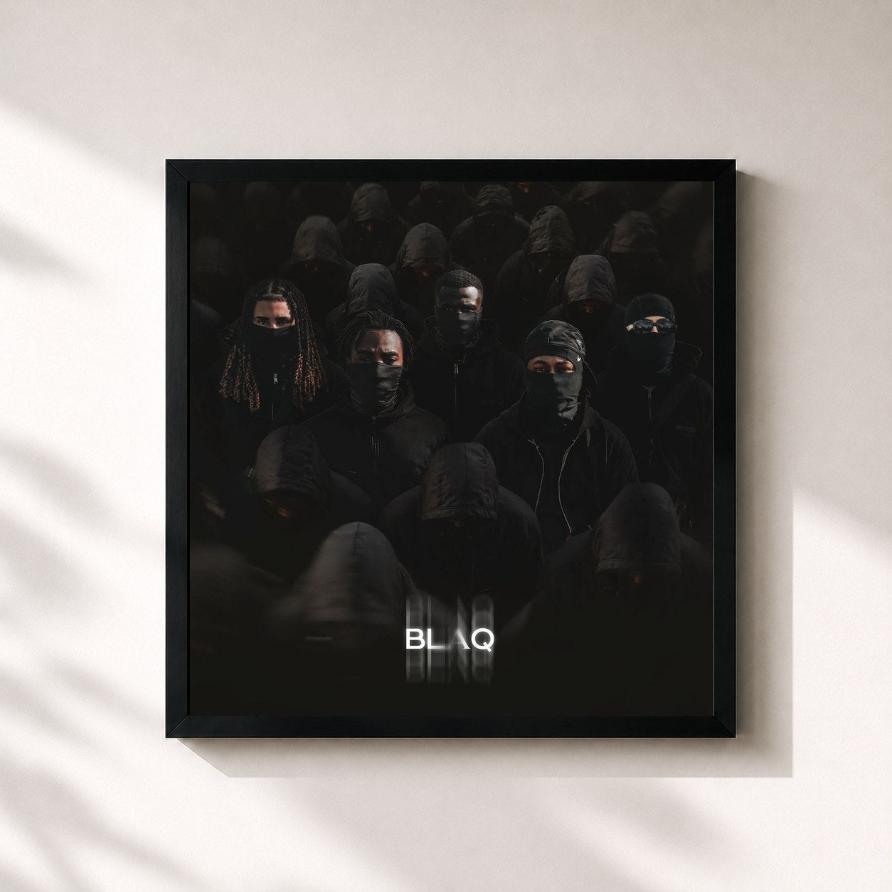 #noir Tableau carré de l'album BLAQ de HoodBlaq, cadre noir 32x32 cm