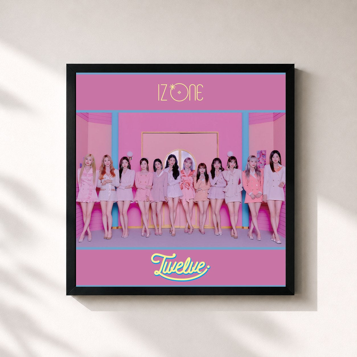 #noir Tableau carré de l'album Twelve (Special Edition) de IZ*ONE, cadre noir 32x32 cm