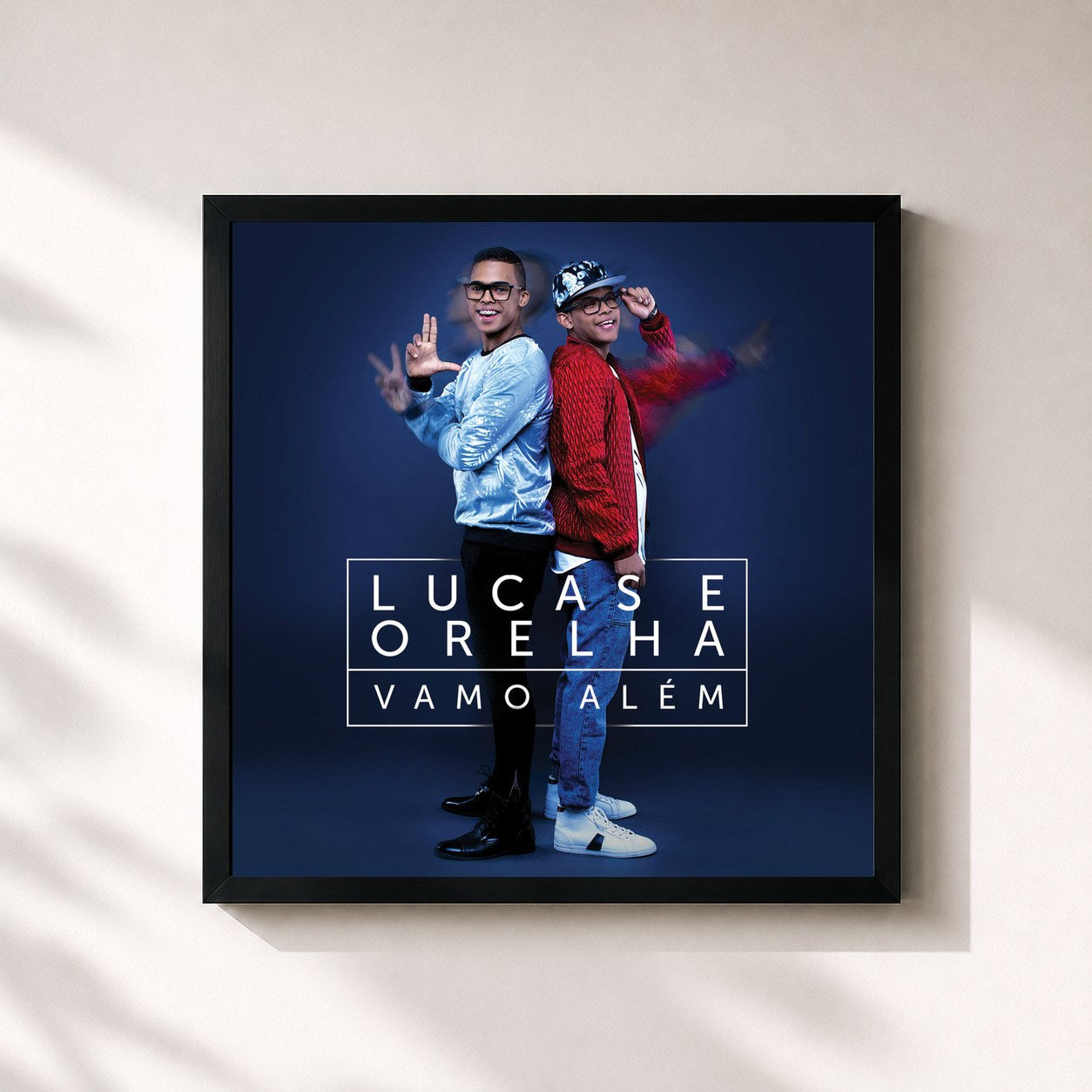 #noir Tableau carré de l'album Vamo Além de Lucas e Orelha, cadre noir 32x32 cm