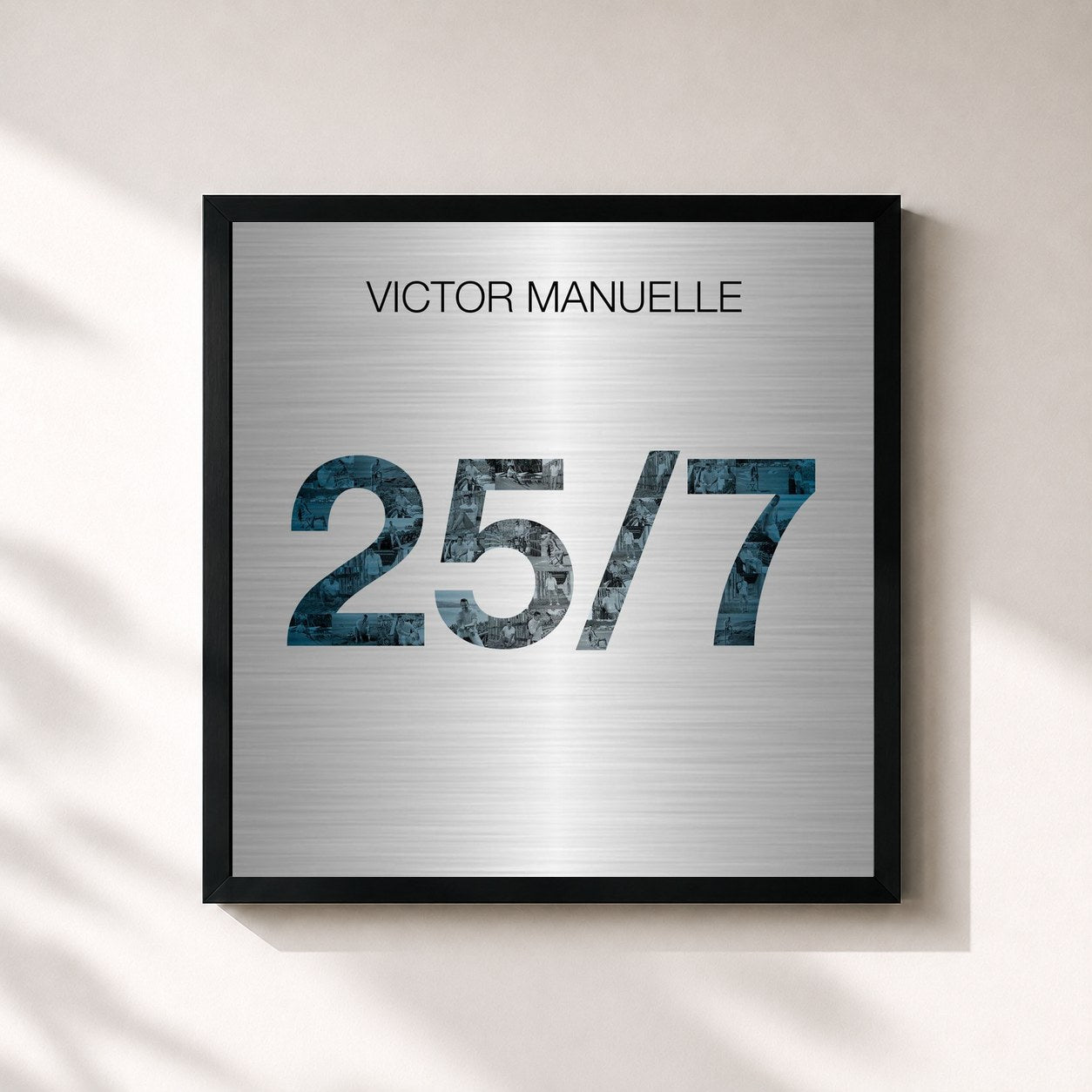#noir Tableau carré de l'album 25/7 de Victor Manuelle, cadre noir 32x32 cm