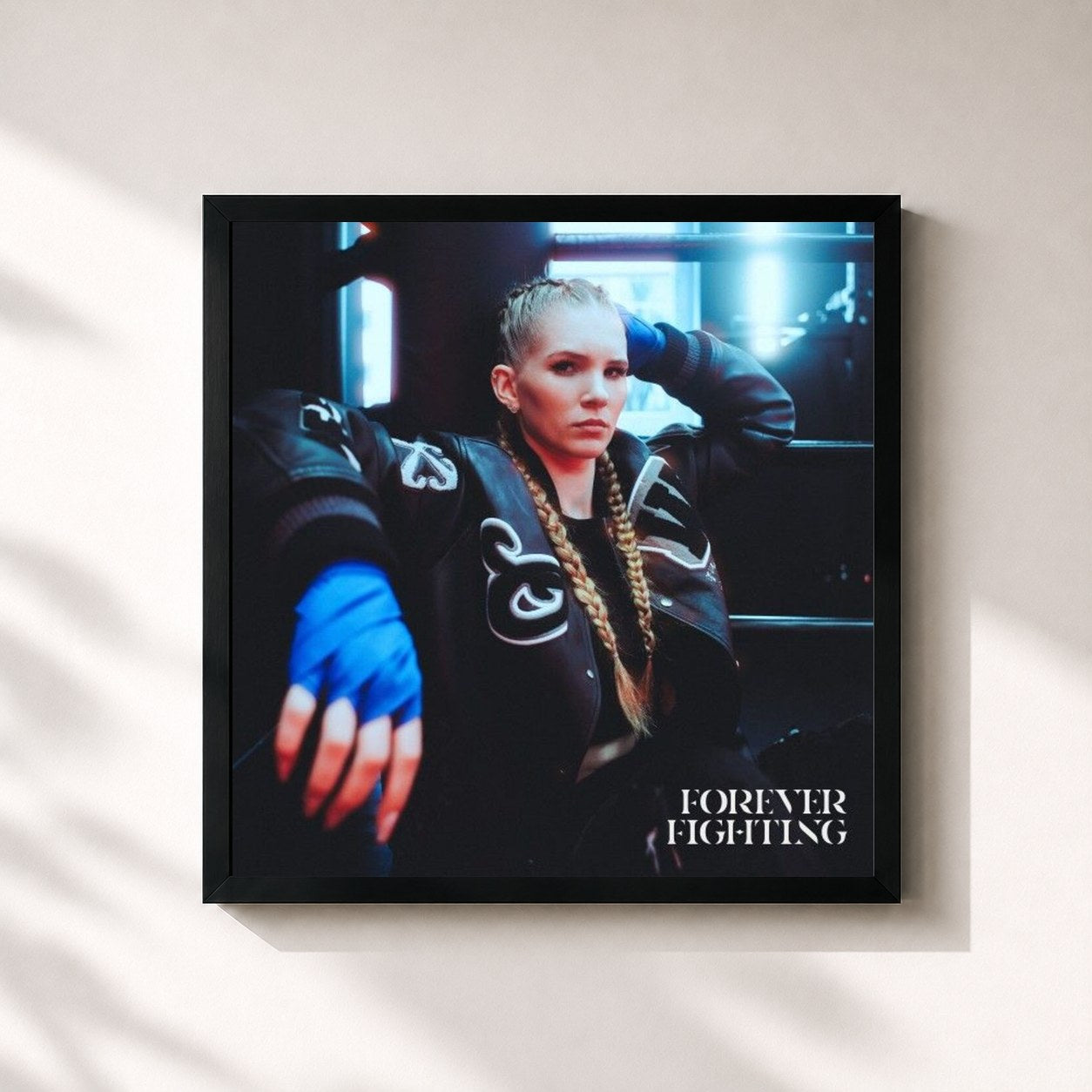 #noir Tableau carré de l'album Forever Fighting de LUNAX, cadre noir 32x32 cm