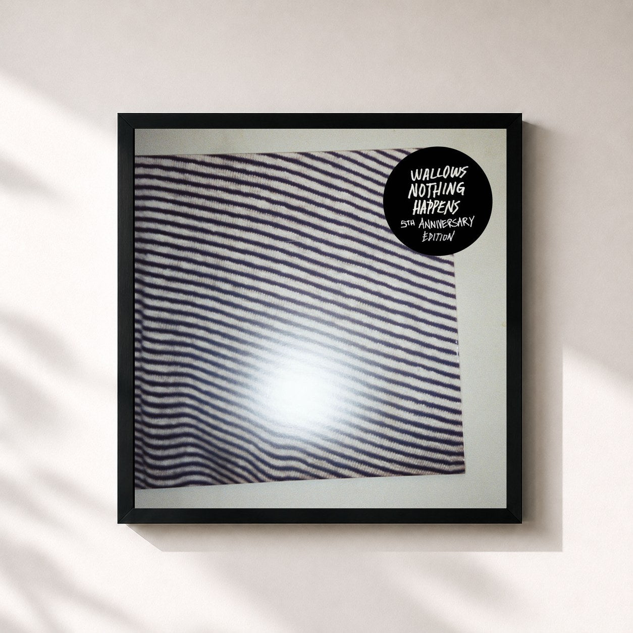 #noir Tableau carré de l'album Nothing Happens (5th Anniversary Edition) de Wallows, cadre noir 32x32 cm