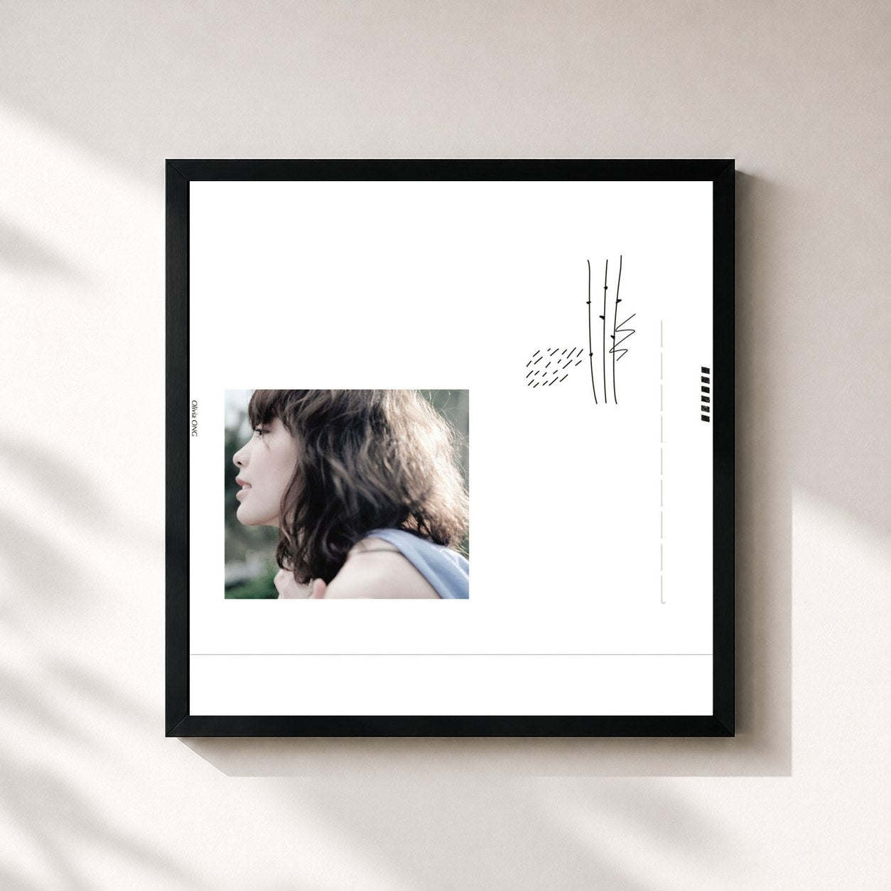 #noir Tableau carré de l'album Olivia de Olivia Ong, cadre noir 32x32 cm