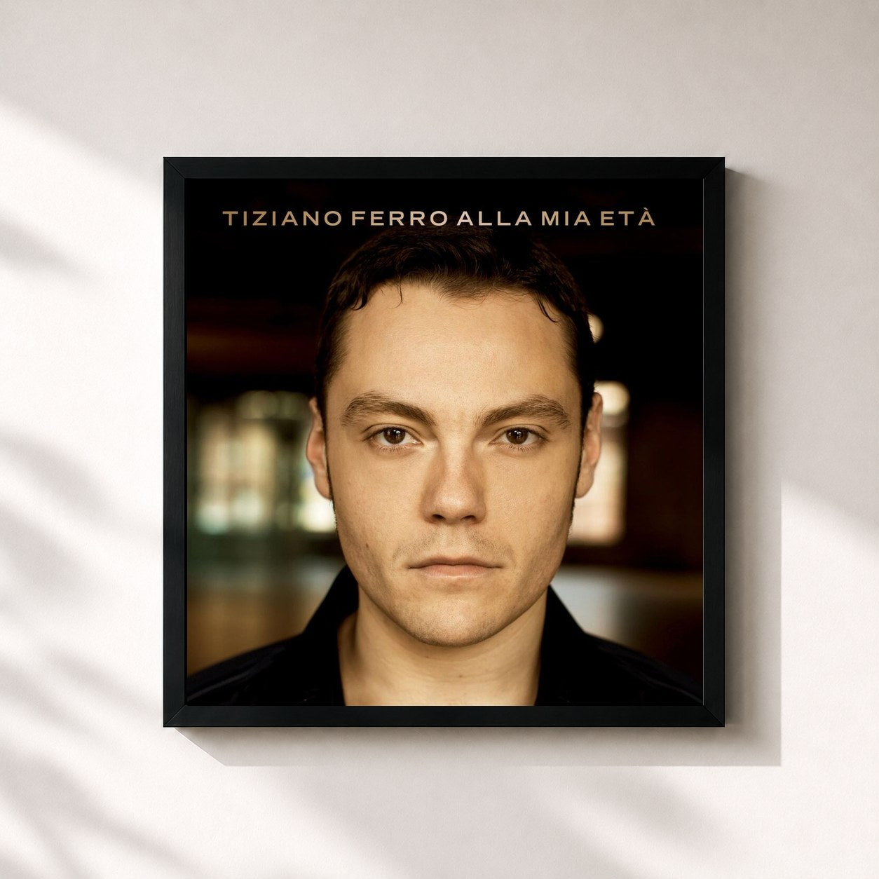 #noir Tableau carré de l'album Alla Mia Età de Tiziano Ferro, cadre noir 32x32 cm
