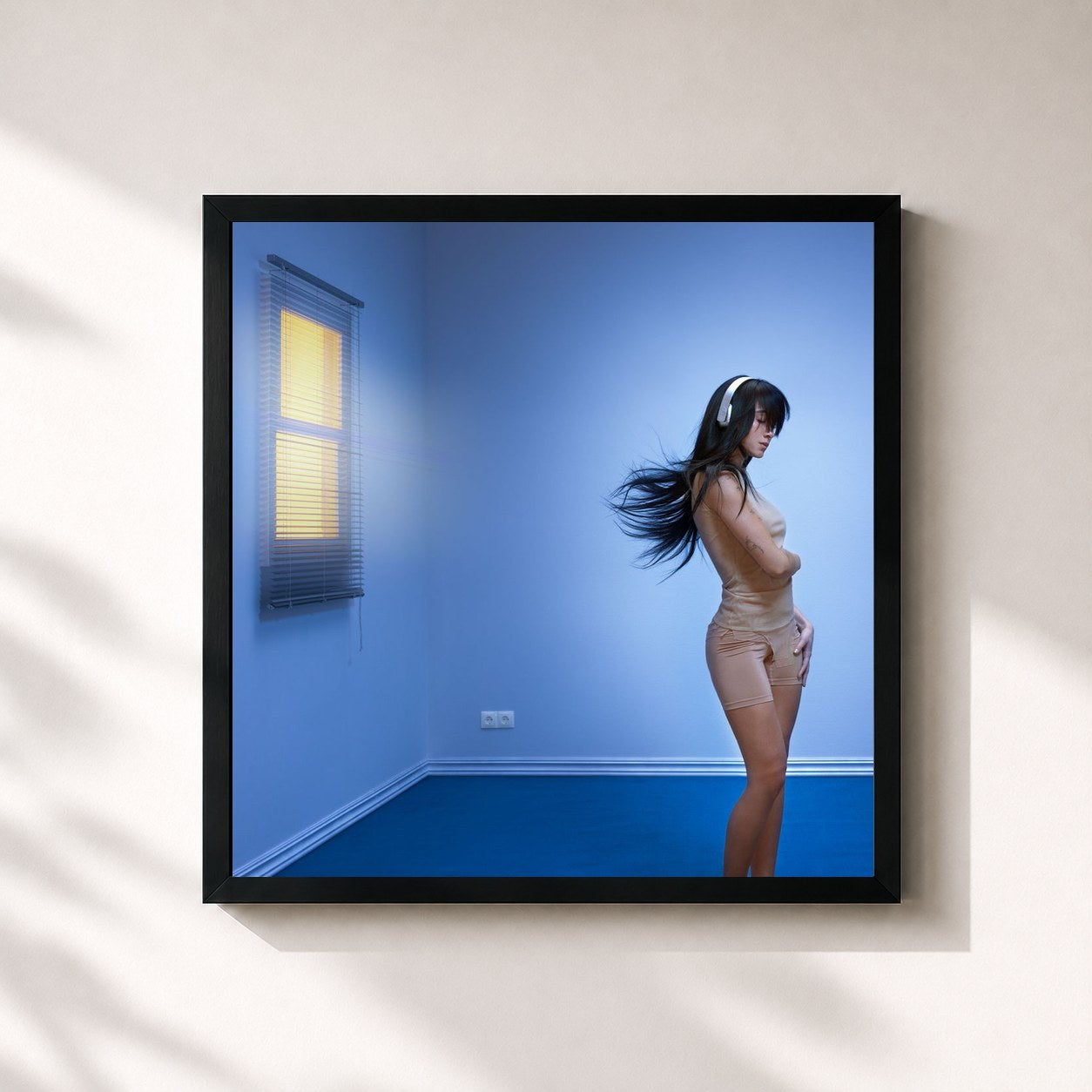 #noir Tableau carré de l'album CUARTO AZUL de Aitana, cadre noir 32x32 cm