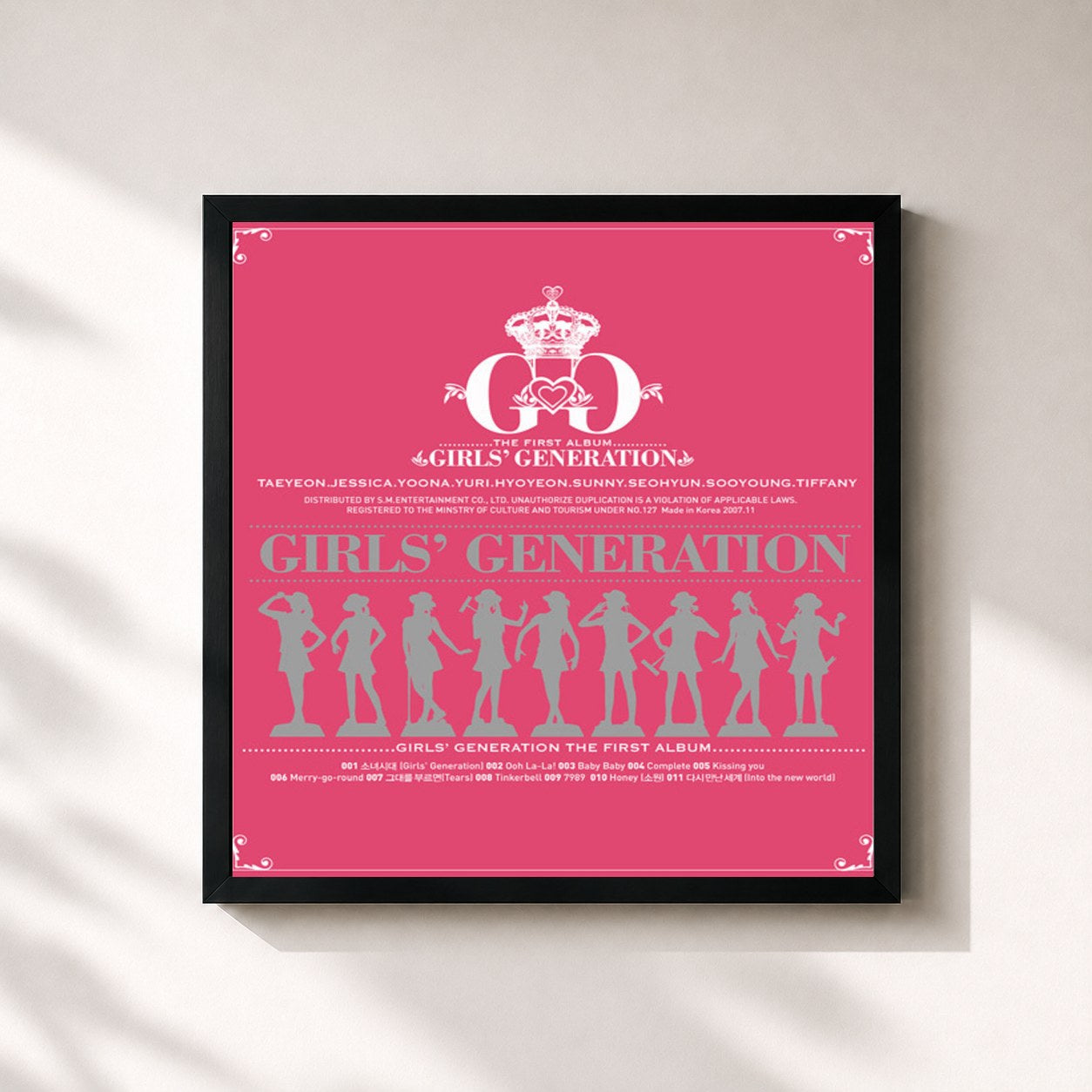 #noir Tableau carré de l'album 소녀시대 Girls' Generation de Girls' Generation, cadre noir 32x32 cm