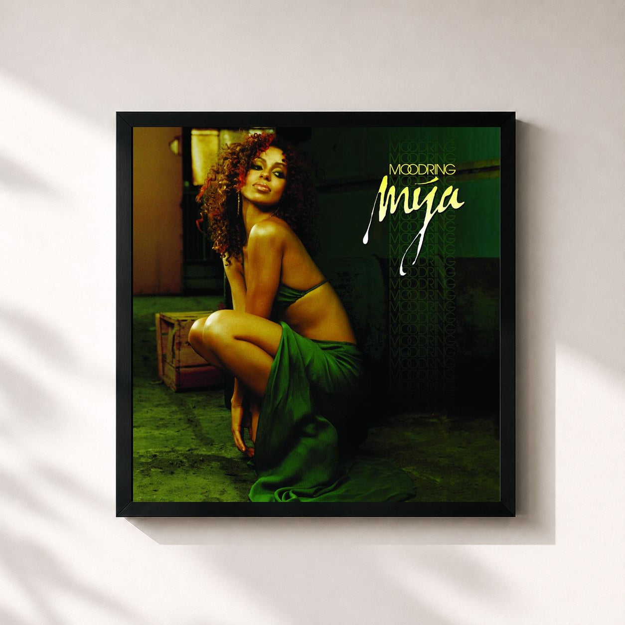 #noir Tableau carré de l'album Moodring de Mýa, cadre noir 32x32 cm