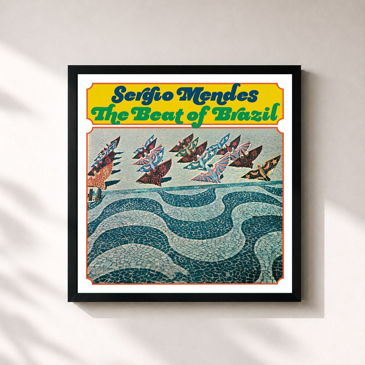 #noir Tableau carré de l'album The Beat Of Brazil de Sergio Mendes, cadre noir 32x32 cm