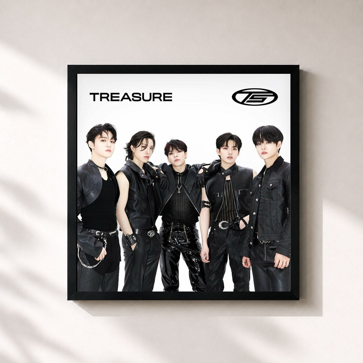 #noir Tableau carré de l'album MOVE (T5) de TREASURE, cadre noir 32x32 cm