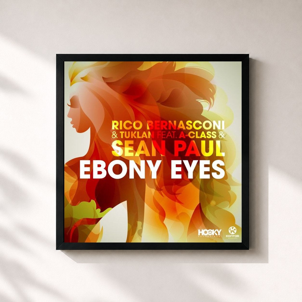 #noir Tableau carré de l'album Ebony Eyes de Rico Bernasconi, cadre noir 32x32 cm