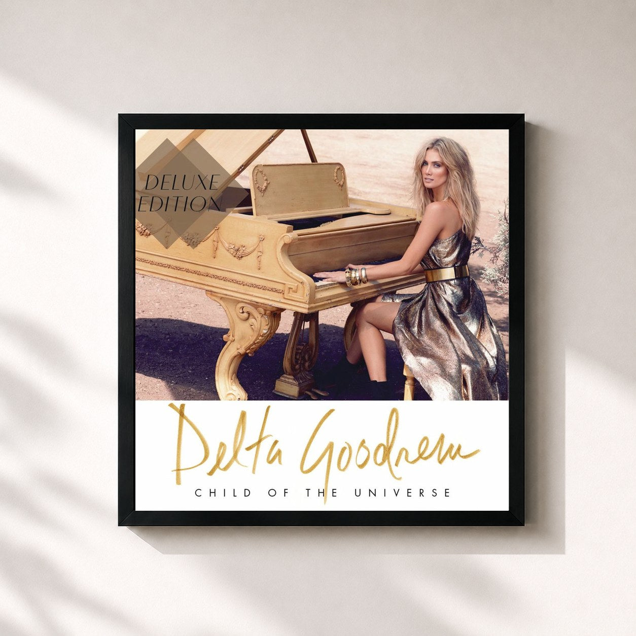 #noir Tableau carré de l'album Child Of The Universe (Deluxe Edition) de Delta Goodrem, cadre noir 32x32 cm