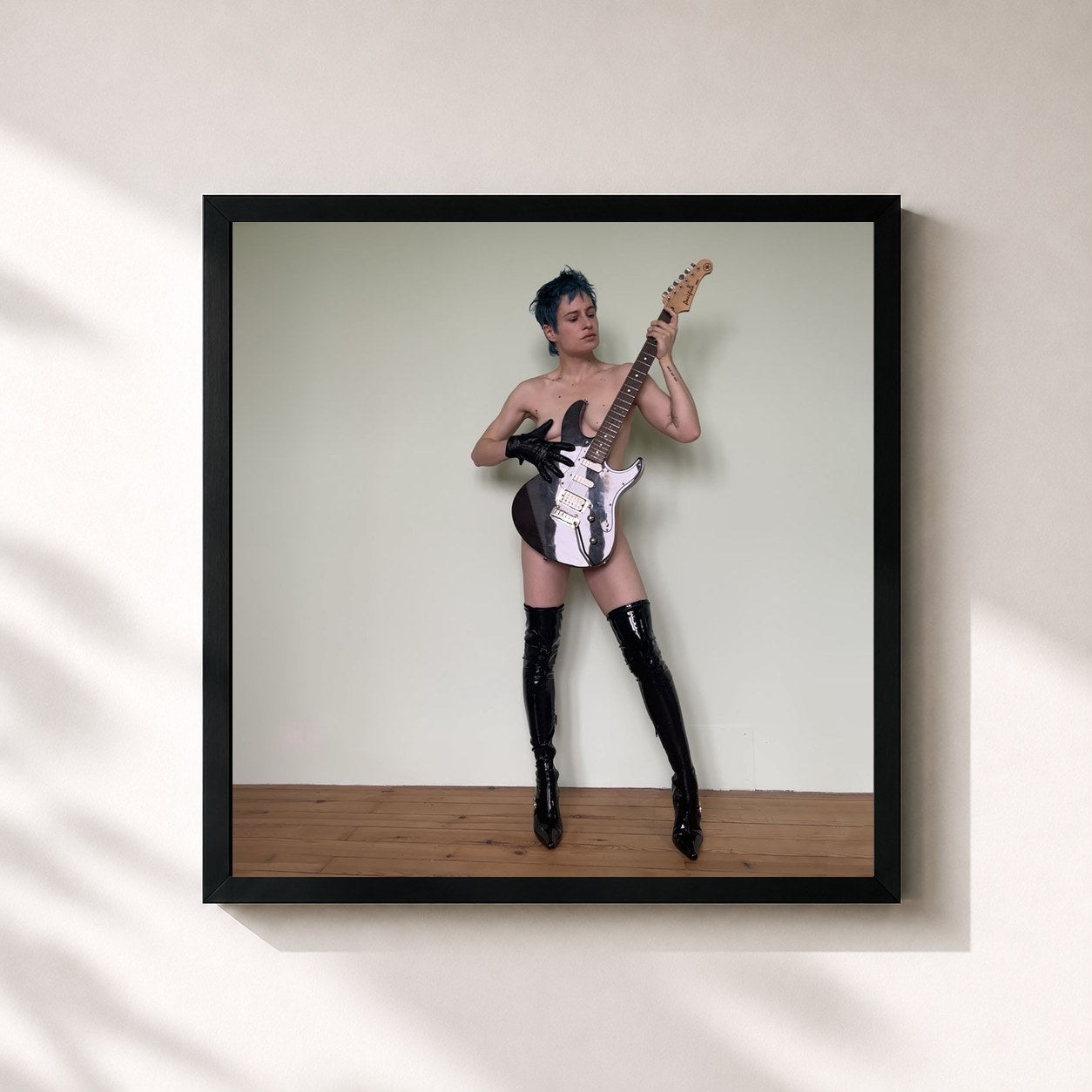 #noir Tableau carré de l'album Catching feelings de Cerrone, cadre noir 32x32 cm