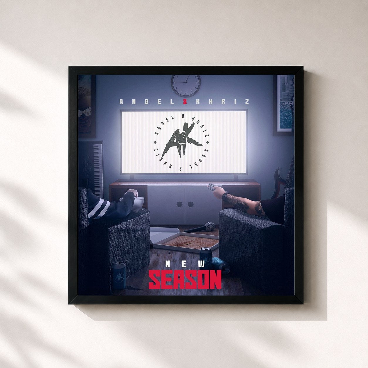 #noir Tableau carré de l'album New Season de Angel y Khriz, cadre noir 32x32 cm