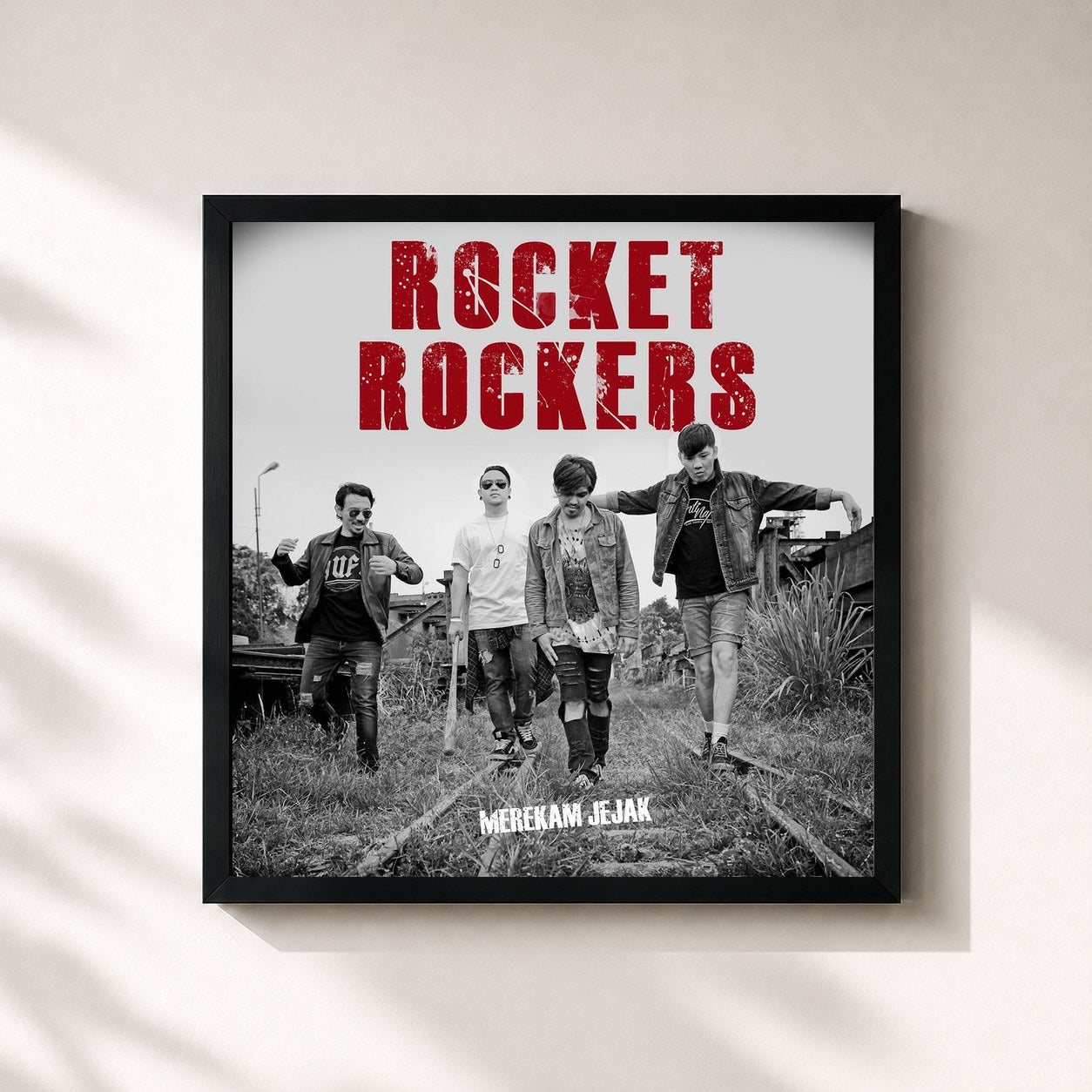 #noir Tableau carré de l'album Merekam Jejak de Rocket Rockers, cadre noir 32x32 cm