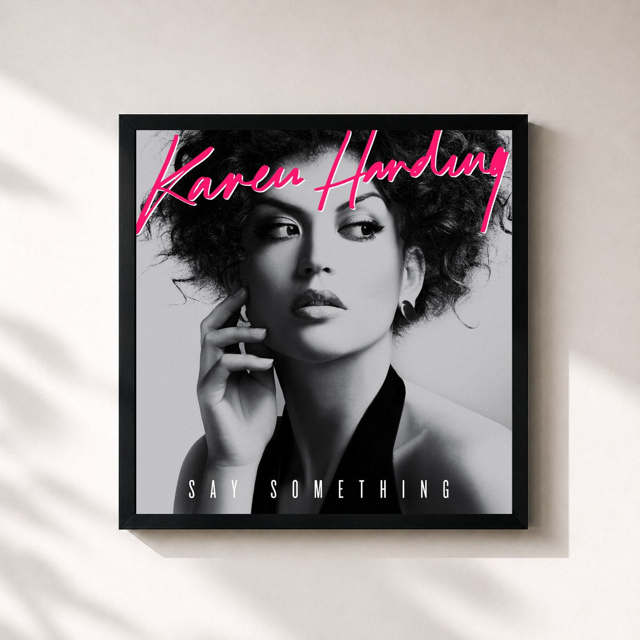 #noir Tableau carré de l'album Say Something de KAREN HARDING, cadre noir 32x32 cm