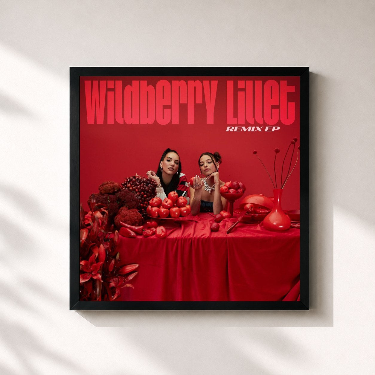 #noir Tableau carré de l'album Wildberry Lillet (Remix EP) de Nina Chuba, cadre noir 32x32 cm