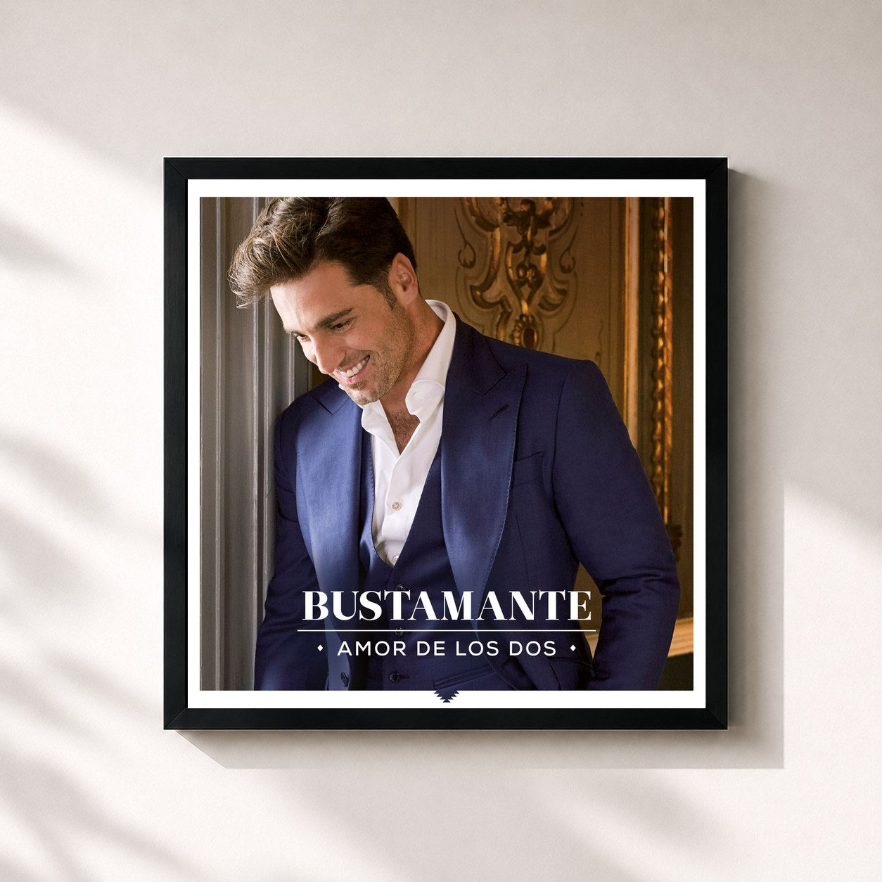 #noir Tableau carré de l'album Amor De Los Dos de Bustamante, cadre noir 32x32 cm