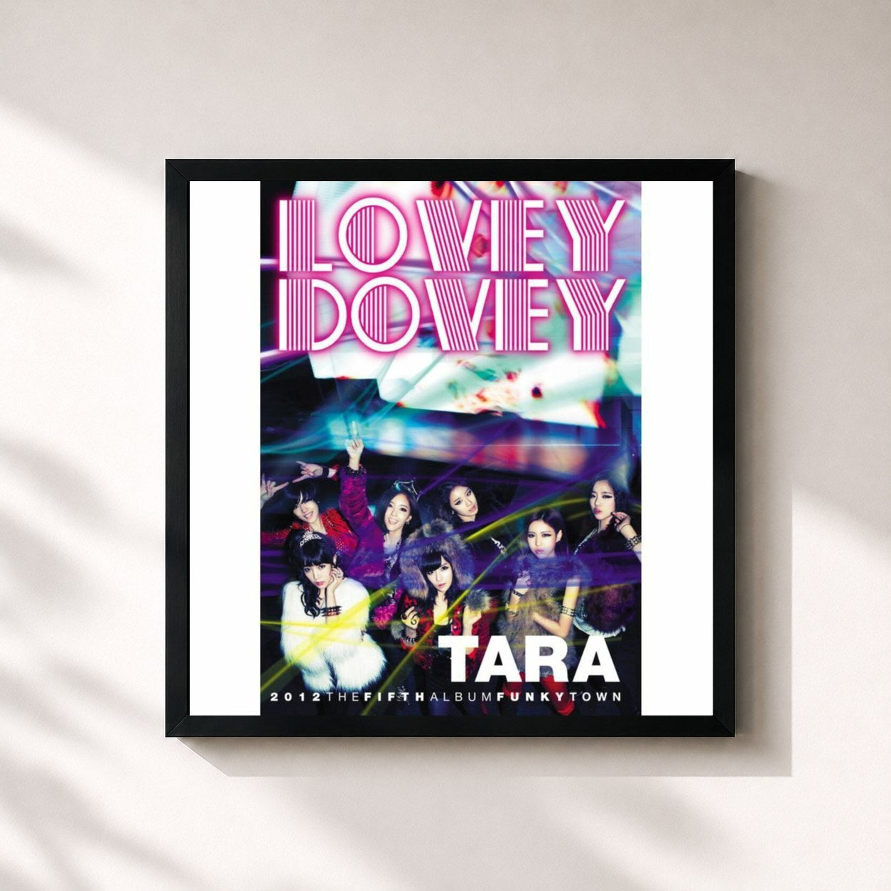 #noir Tableau carré de l'album Funky Town de T-ara, cadre noir 32x32 cm