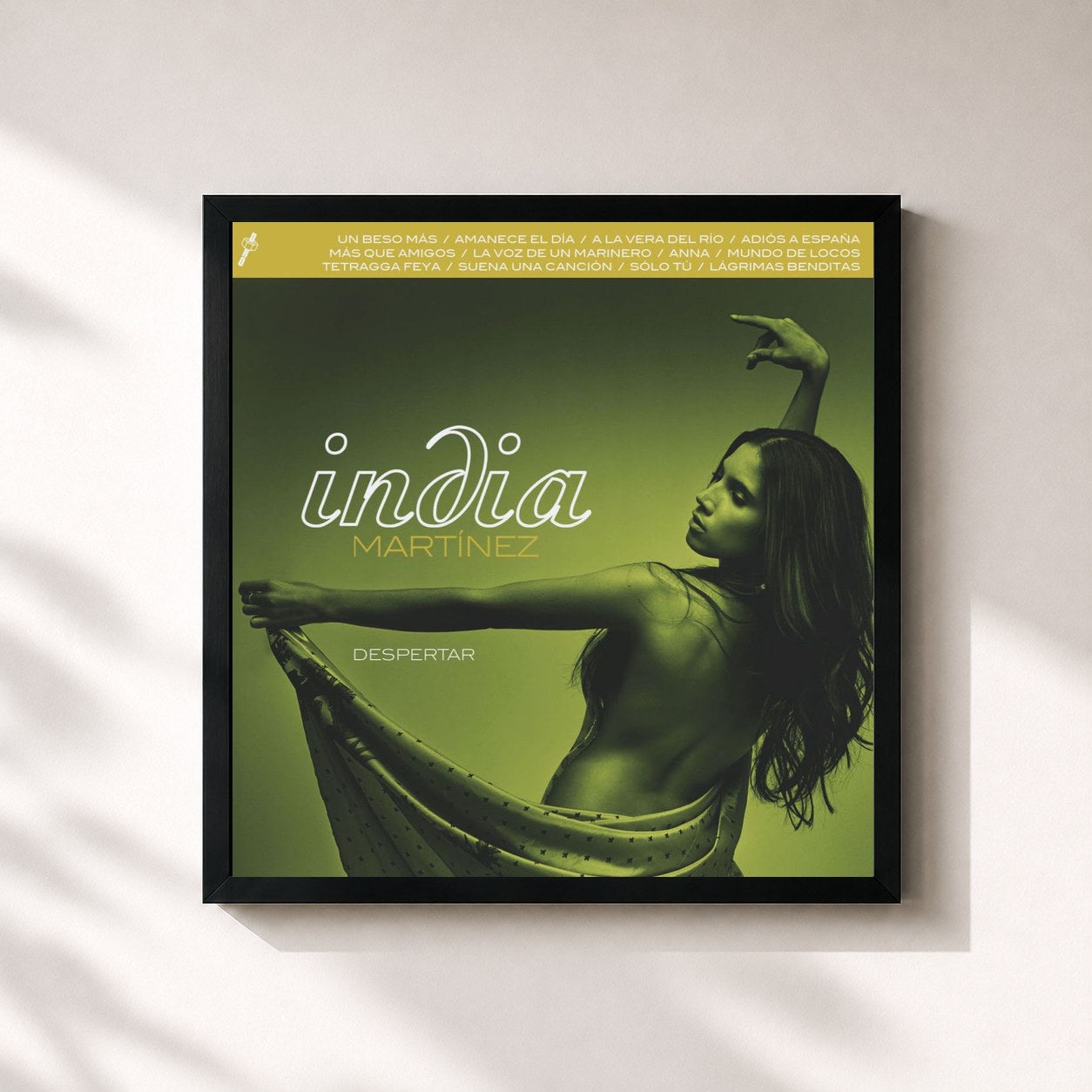#noir Tableau carré de l'album Despertar de India Martinez, cadre noir 32x32 cm