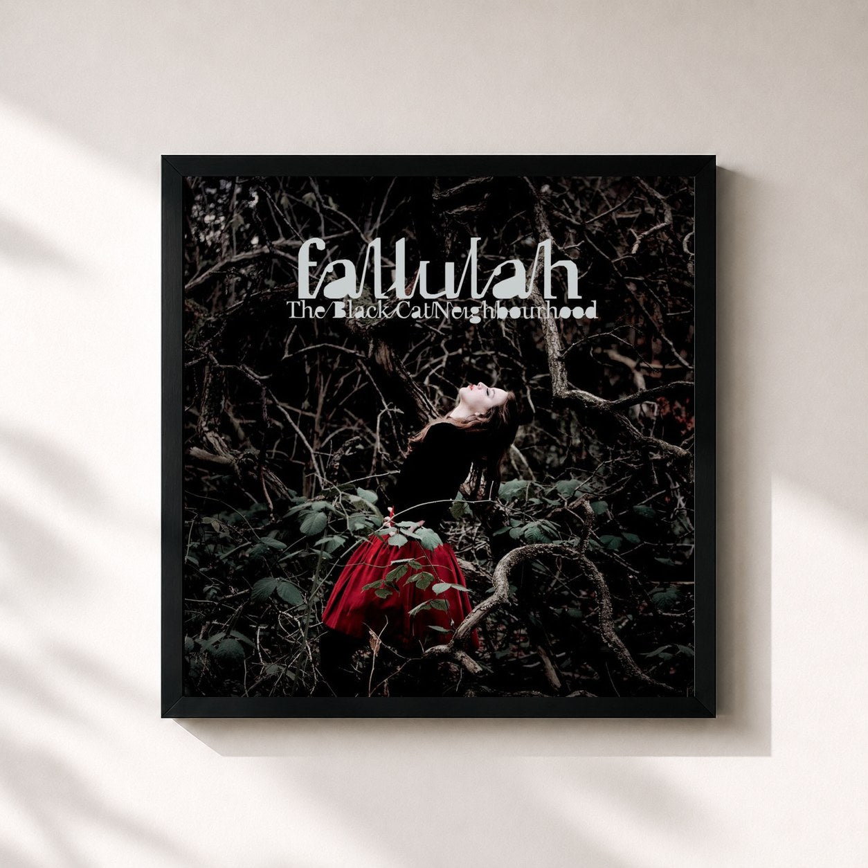 #noir Tableau carré de l'album The Black Cat Neighbourhood de Fallulah, cadre noir 32x32 cm
