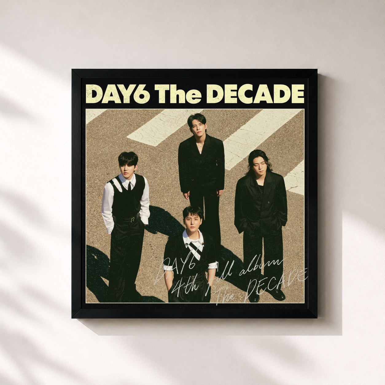 #noir Tableau carré de l'album The DECADE de DAY6 , cadre noir 32x32 cm