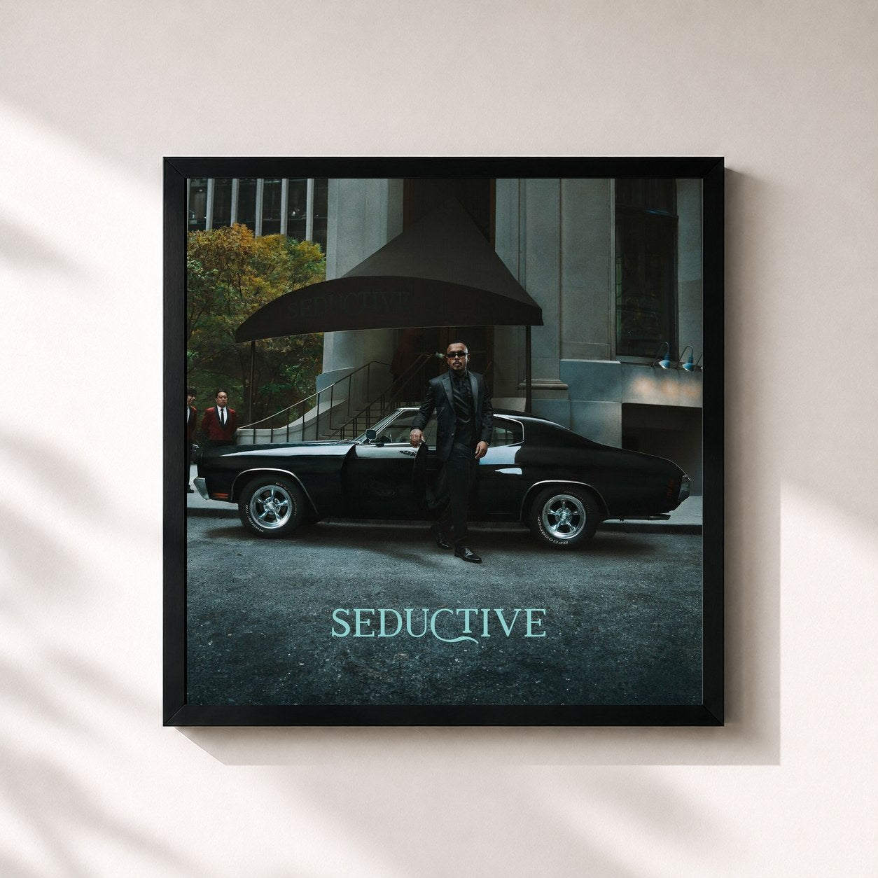 #noir Tableau carré de l'album Seductive (Love Ya Version) de Luciano, cadre noir 32x32 cm