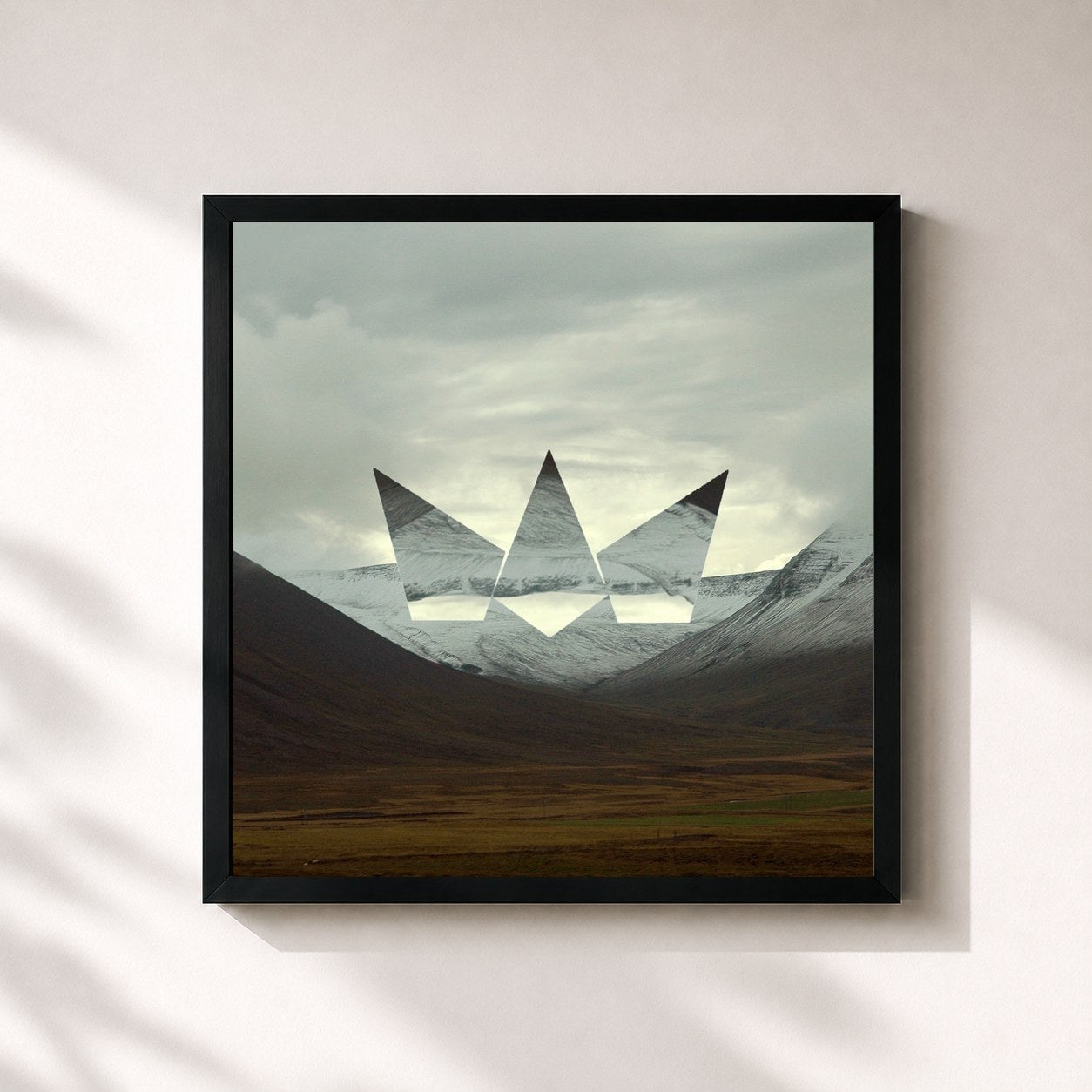 #noir Tableau carré de l'album Dark Lands de Fakear, cadre noir 32x32 cm