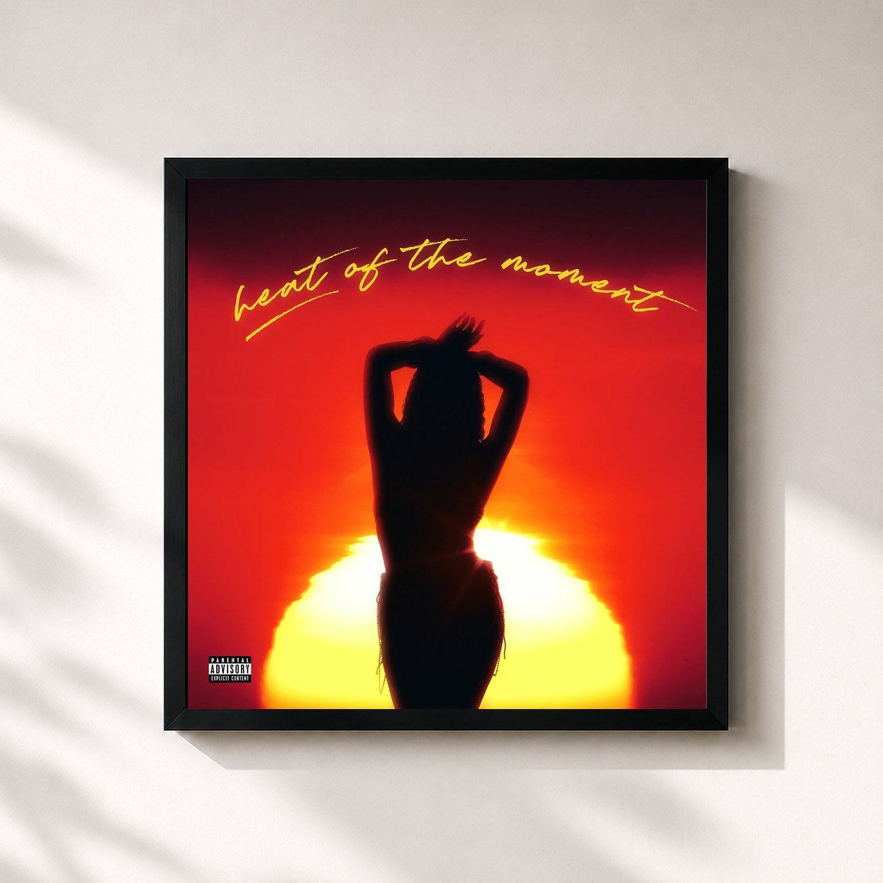 #noir Tableau carré de l'album Heat Of The Moment de Tink, cadre noir 32x32 cm