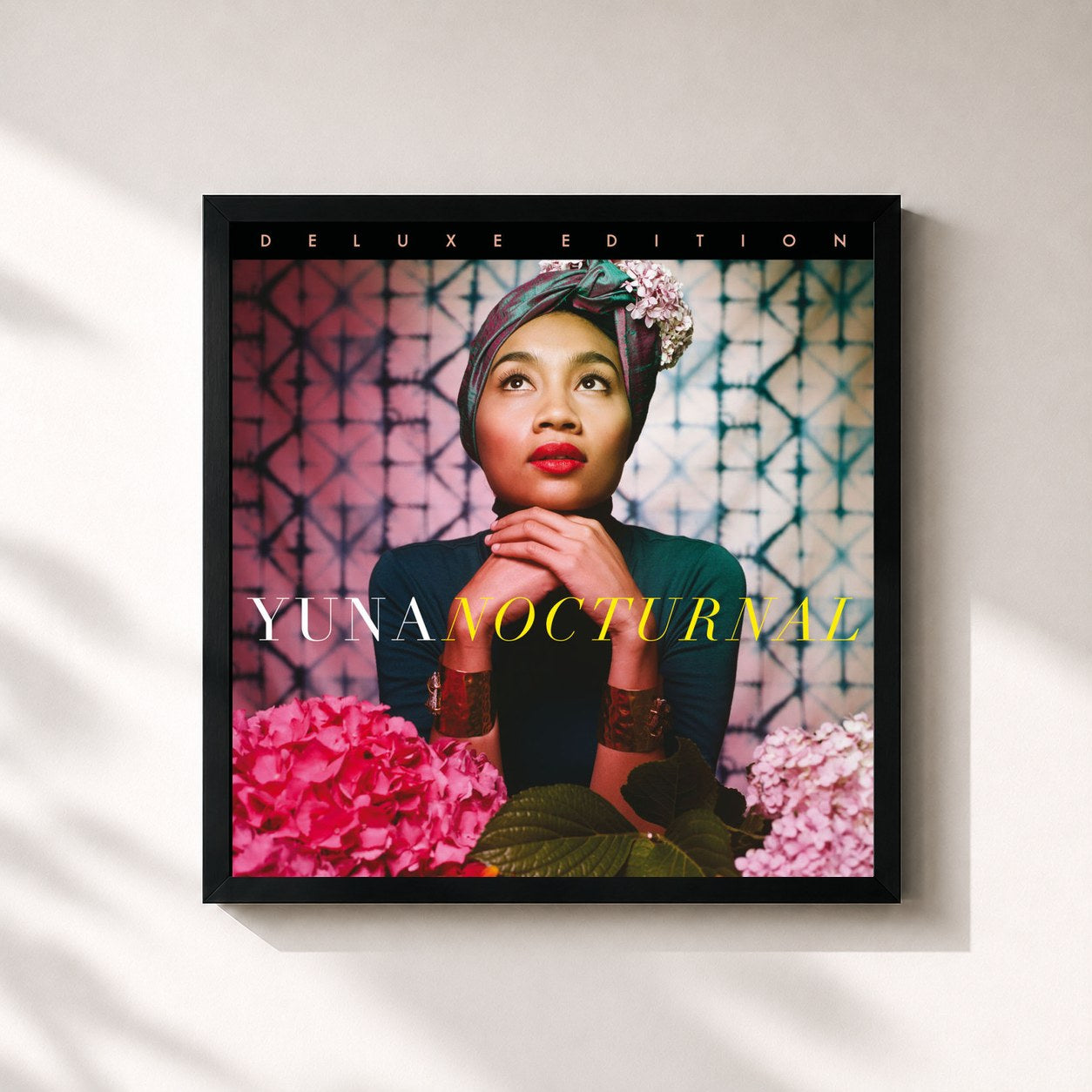 #noir Tableau carré de l'album Nocturnal (Deluxe Edition) de Yuna, cadre noir 32x32 cm