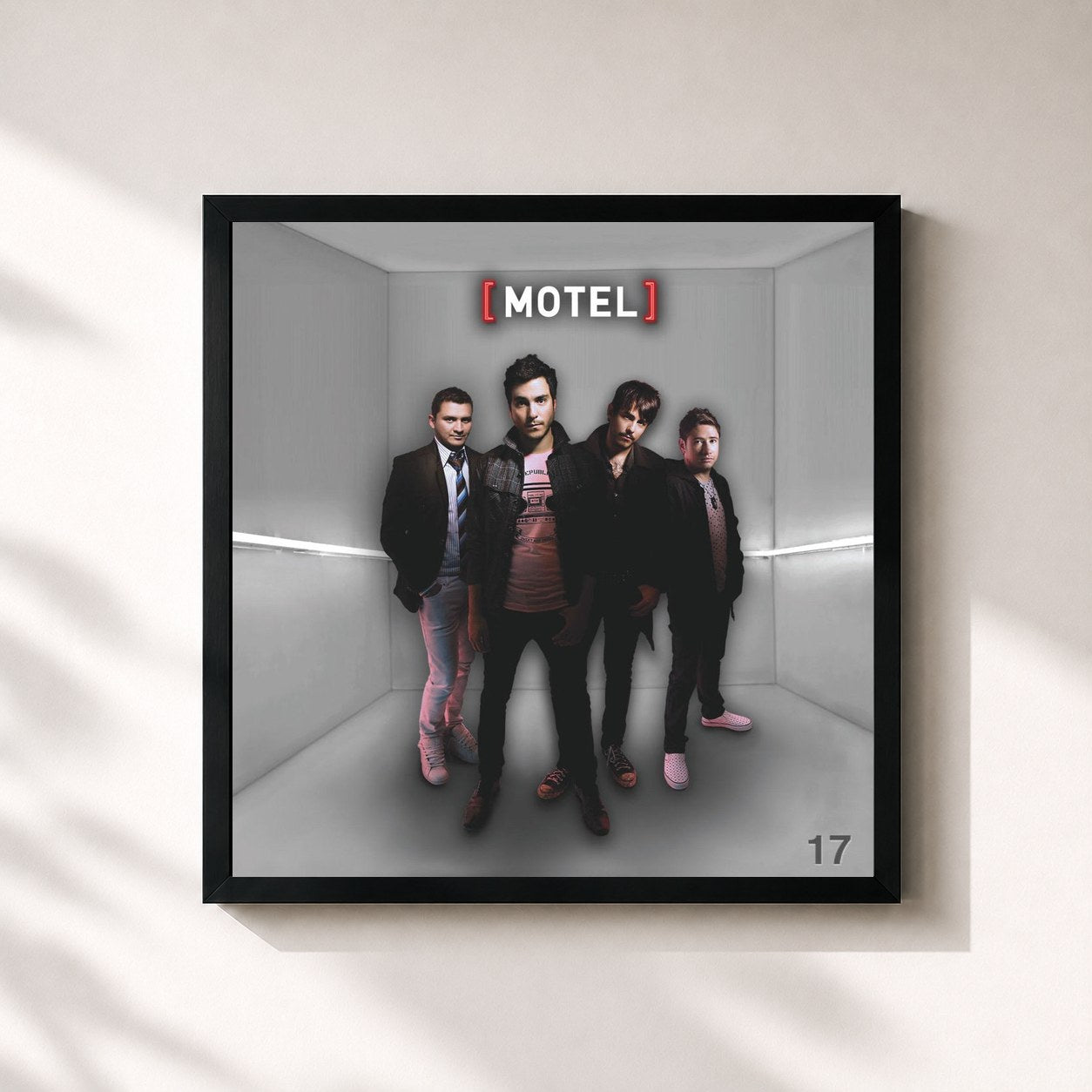 #noir Tableau carré de l'album 17 de MOTEL, cadre noir 32x32 cm