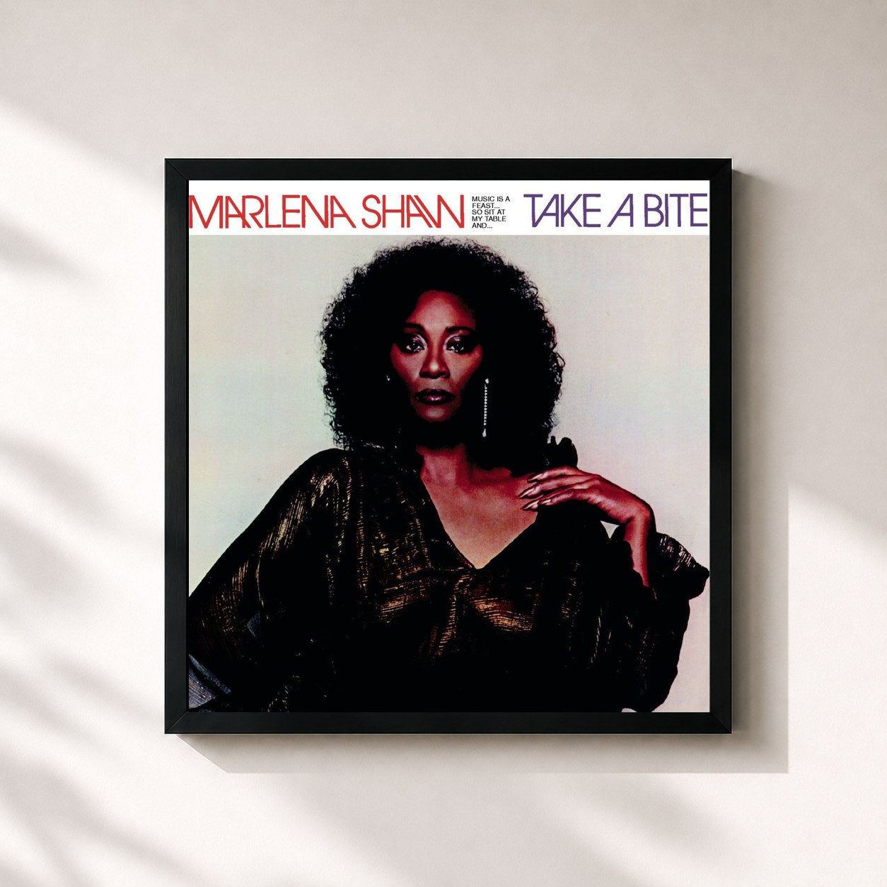 #noir Tableau carré de l'album Take A Bite de Marlena Shaw, cadre noir 32x32 cm
