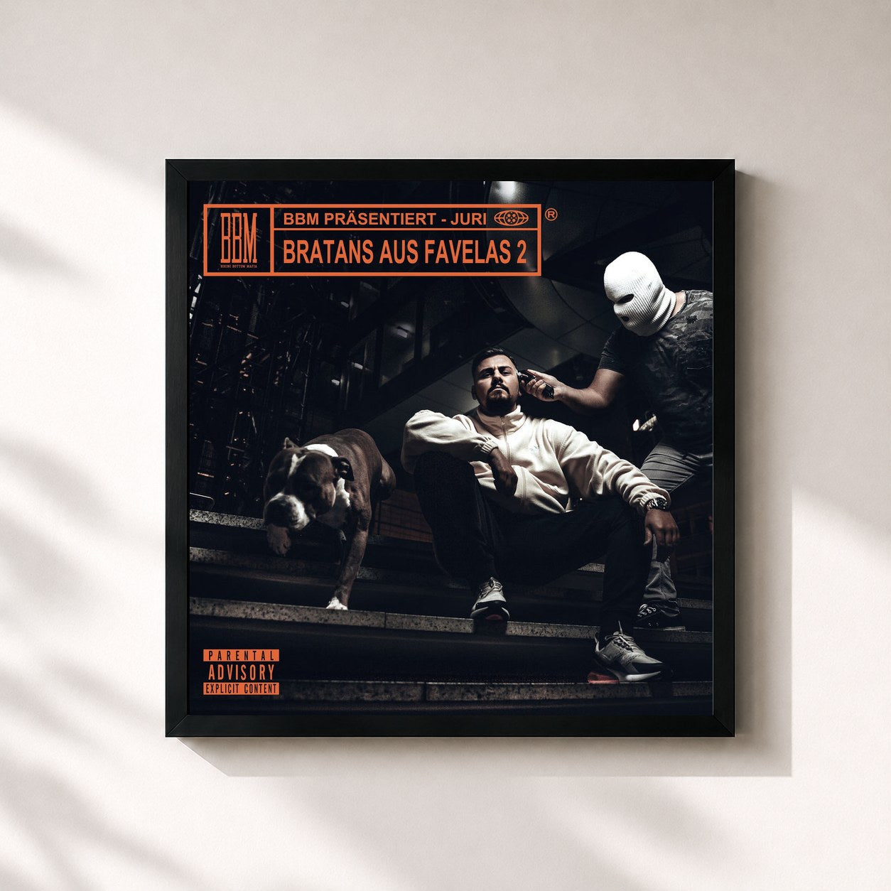 #noir Tableau carré de l'album Bratans aus Favelas 2 de JURI, cadre noir 32x32 cm