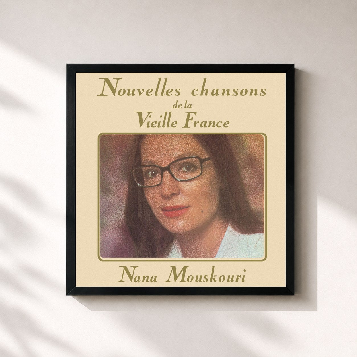 #noir Tableau carré de l'album Nouvelles chansons de la vieille France de Nana Mouskouri, cadre noir 32x32 cm