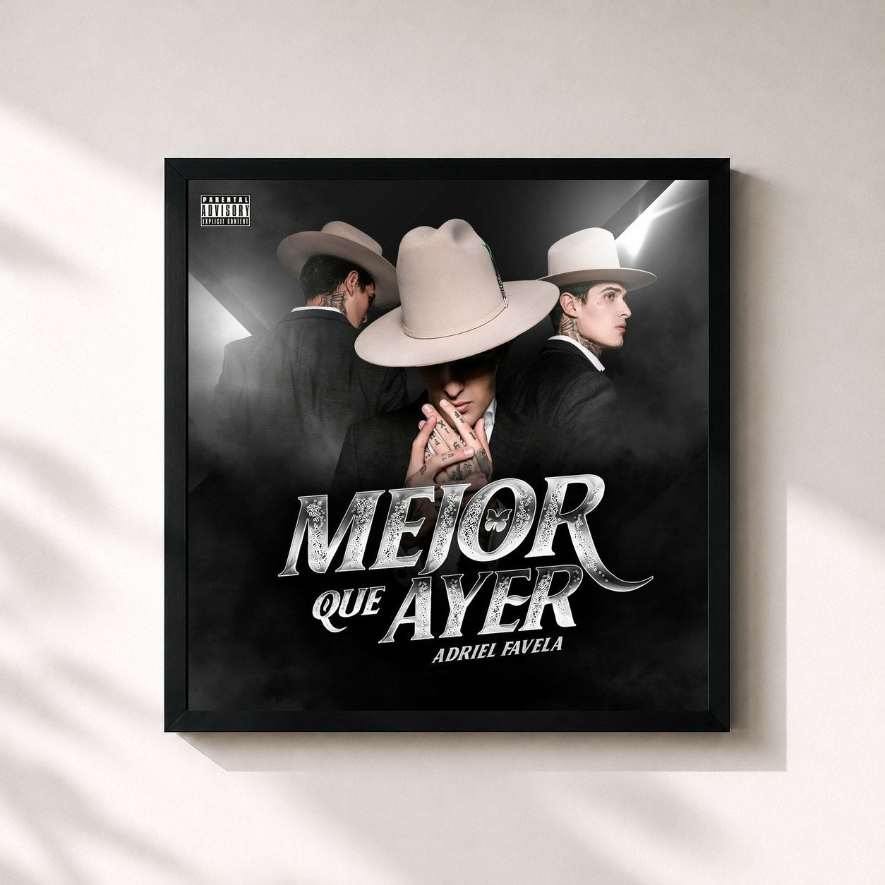 #noir Tableau carré de l'album Mejor Que Ayer de Adriel Favela, cadre noir 32x32 cm