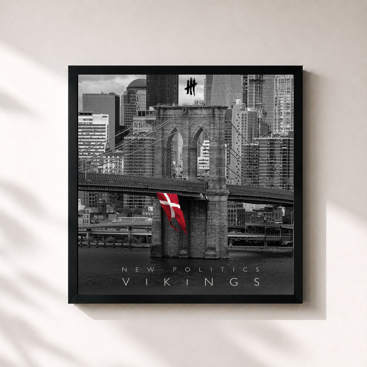 #noir Tableau carré de l'album Vikings de New Politics, cadre noir 32x32 cm