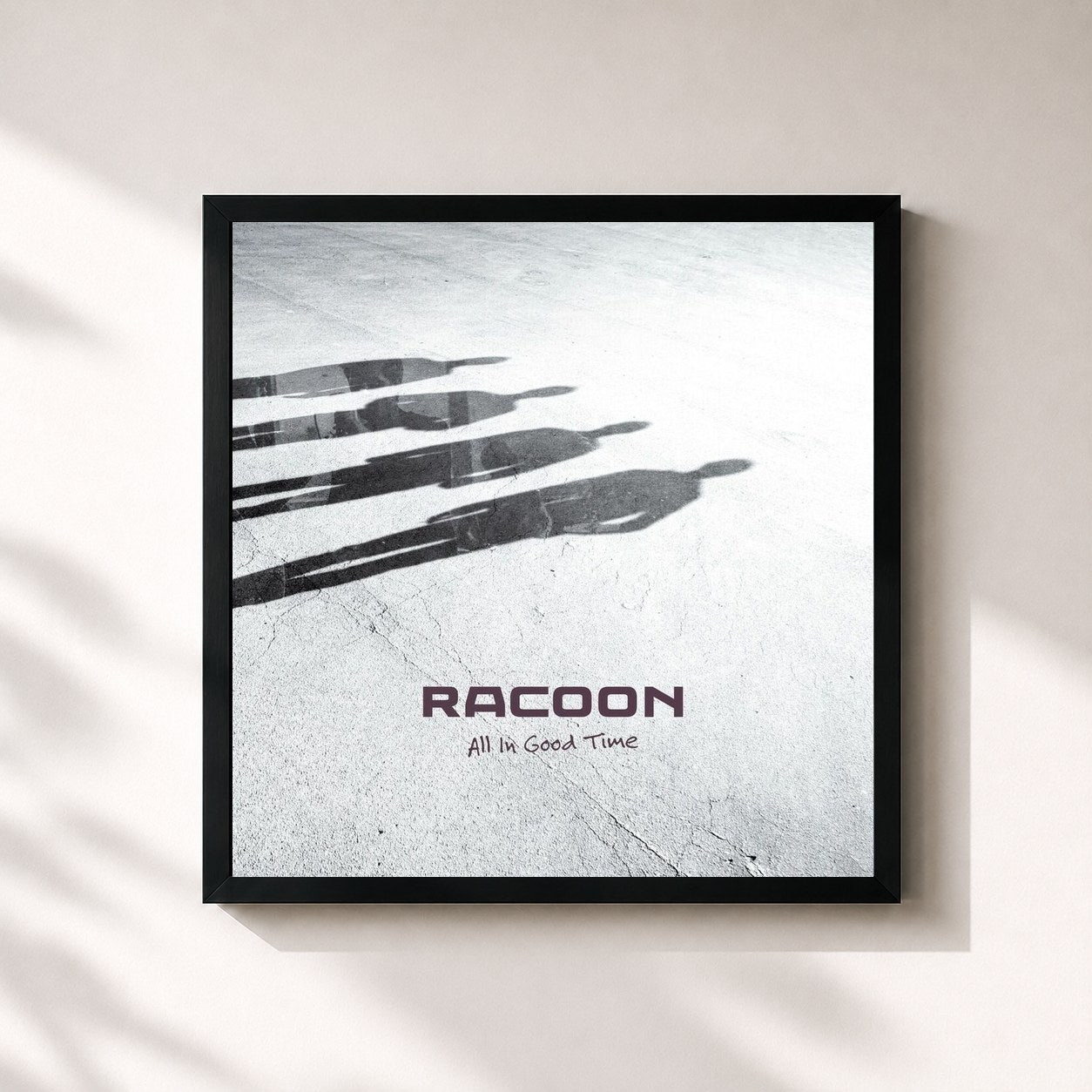 #noir Tableau carré de l'album All in Good Time de Racoon, cadre noir 32x32 cm