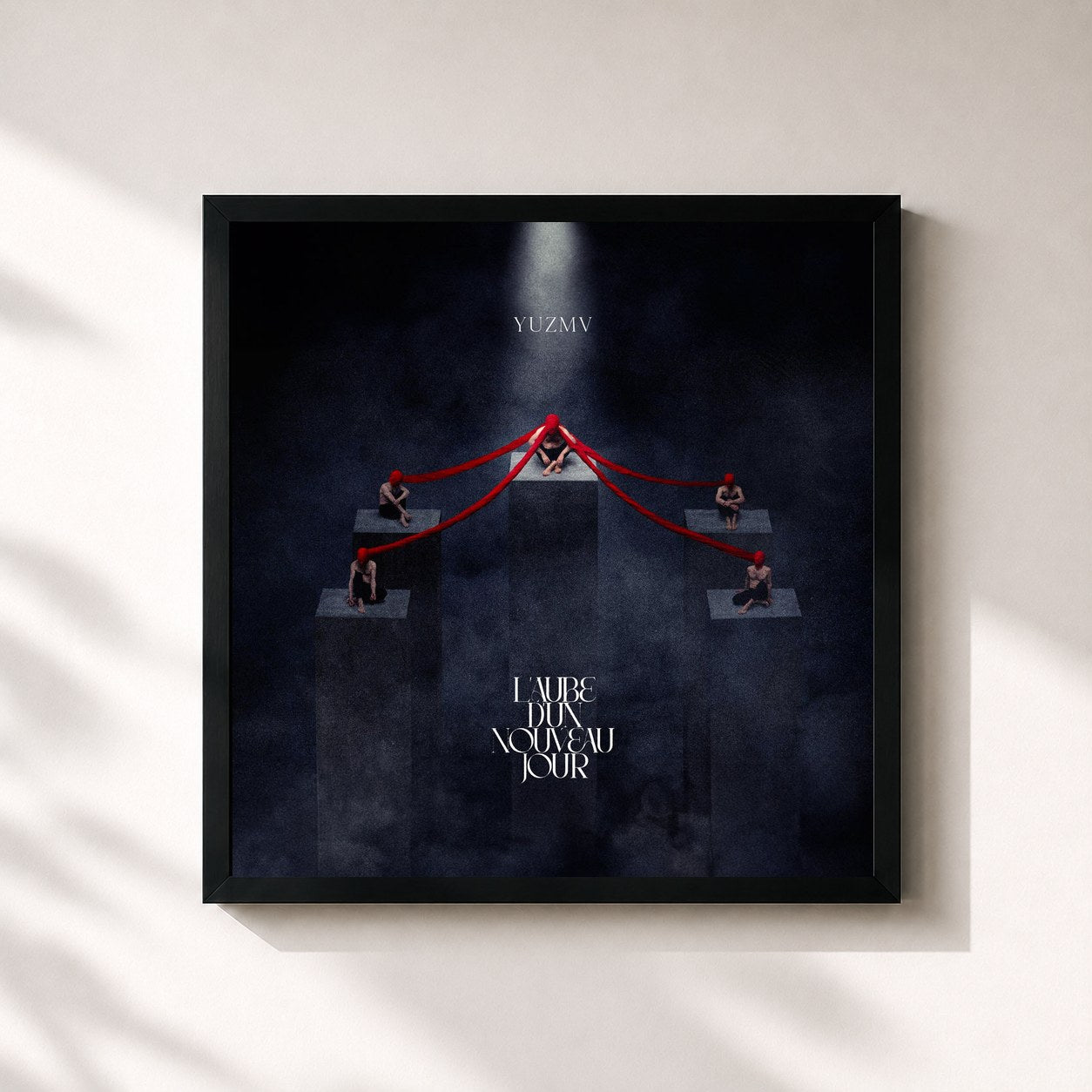 #noir Tableau carré de l'album L'aube d'un nouveau jour de YUZMV, cadre noir 32x32 cm