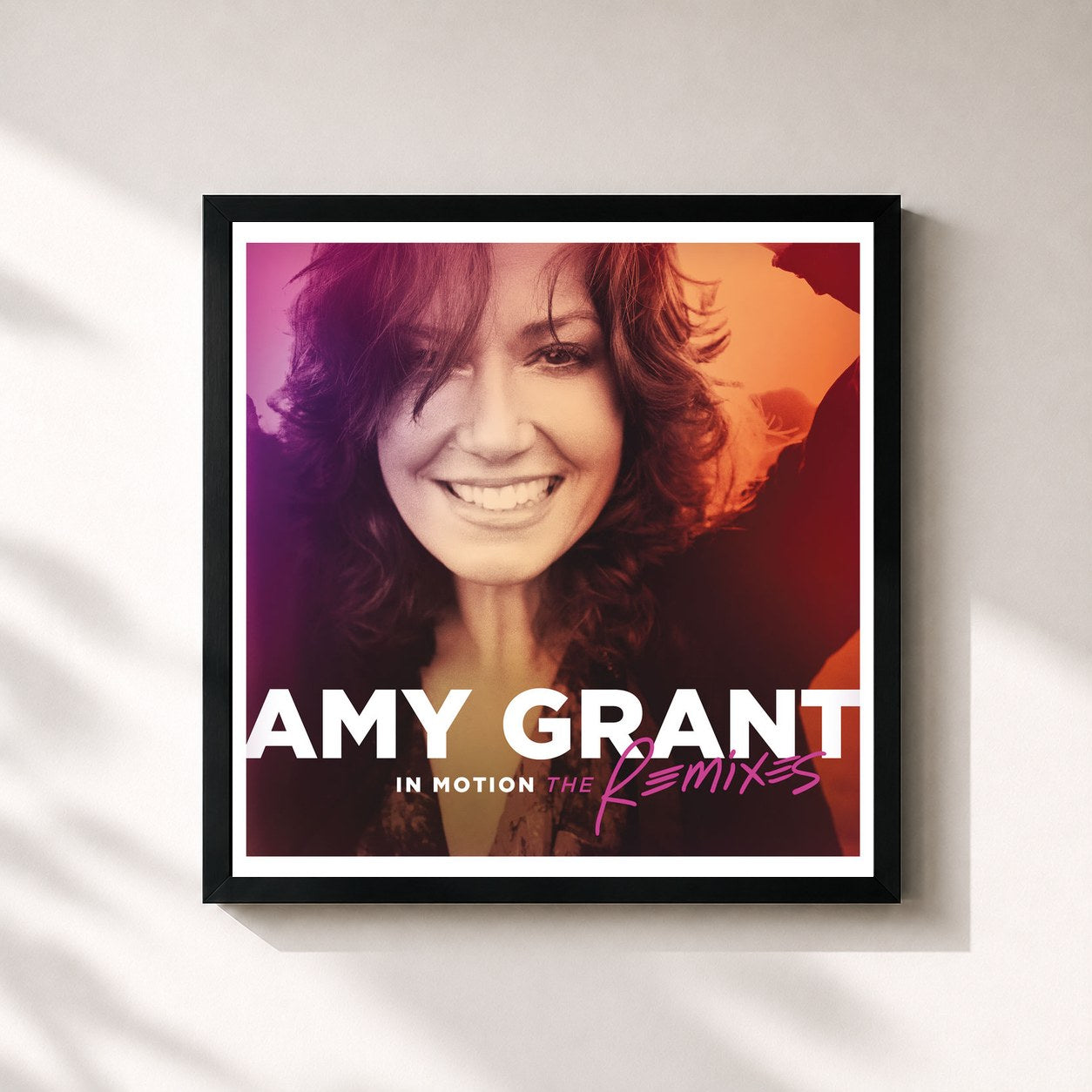 #noir Tableau carré de l'album In Motion (The Remixes) de Amy Grant, cadre noir 32x32 cm