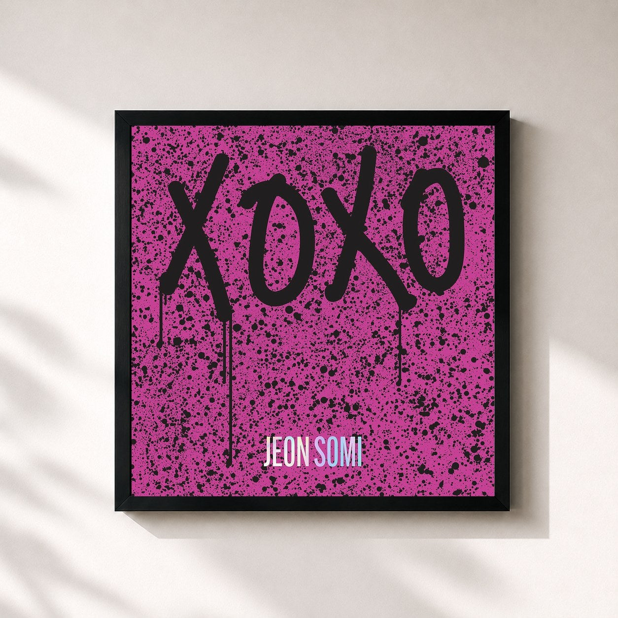 #noir Tableau carré de l'album XOXO de JEON SOMI, cadre noir 32x32 cm