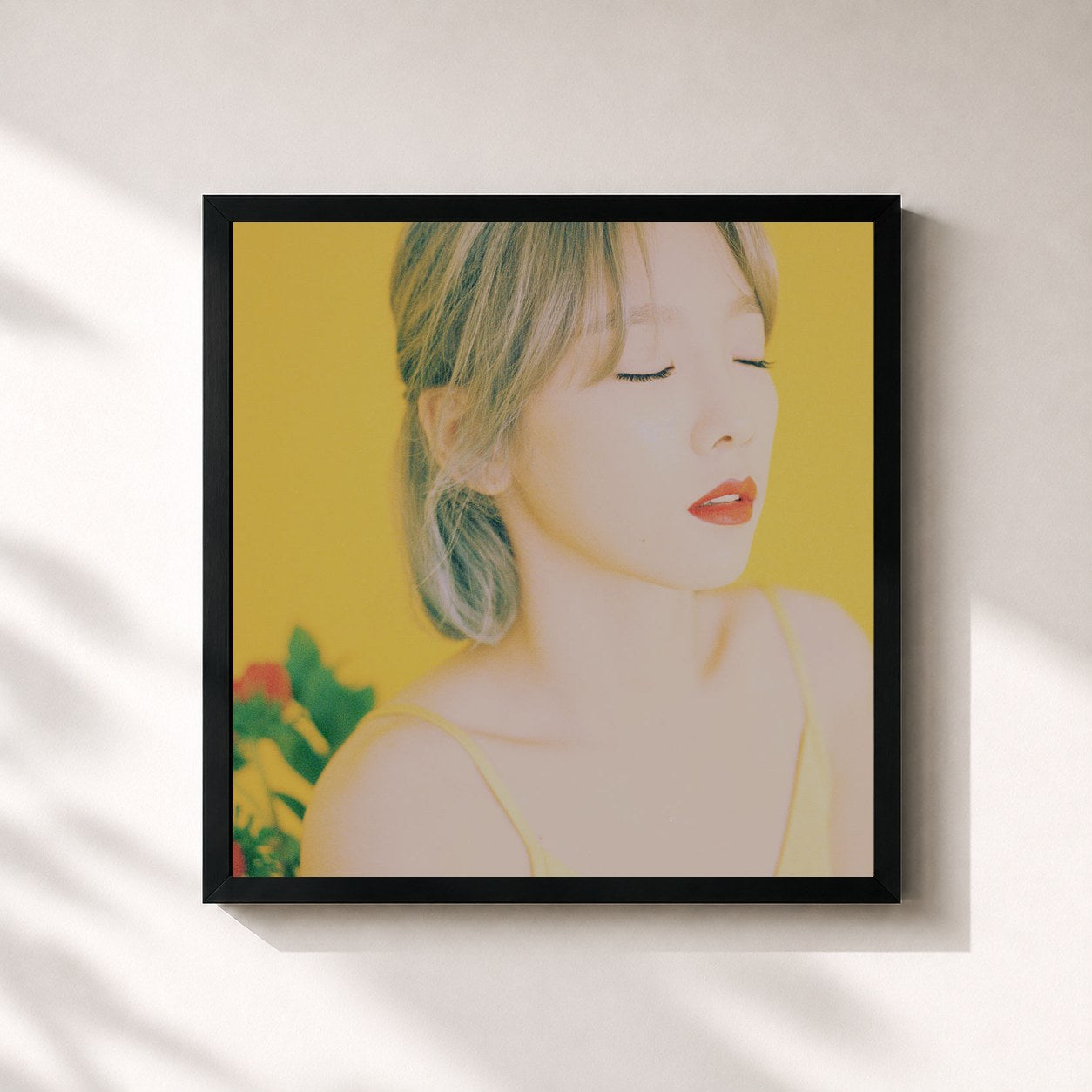 #noir Tableau carré de l'album My Voice - The 1st Album de TAEYEON, cadre noir 32x32 cm